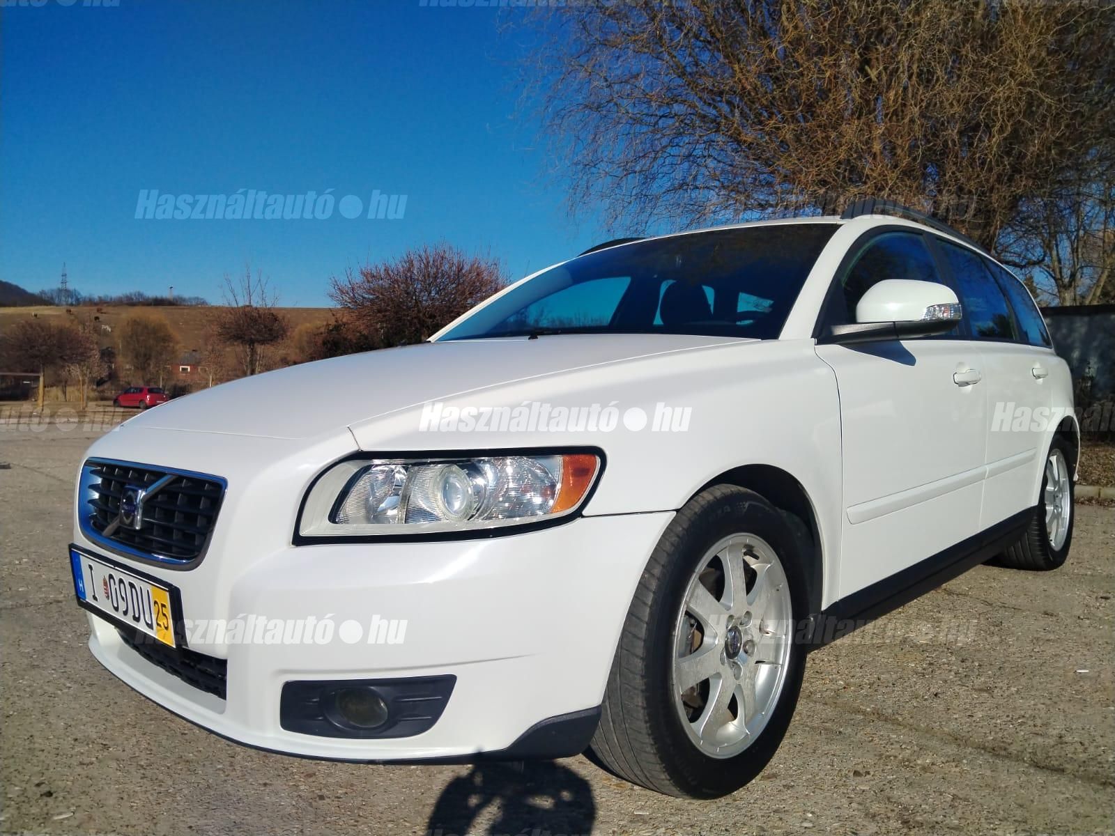 VOLVO V50 2010/6 - 1