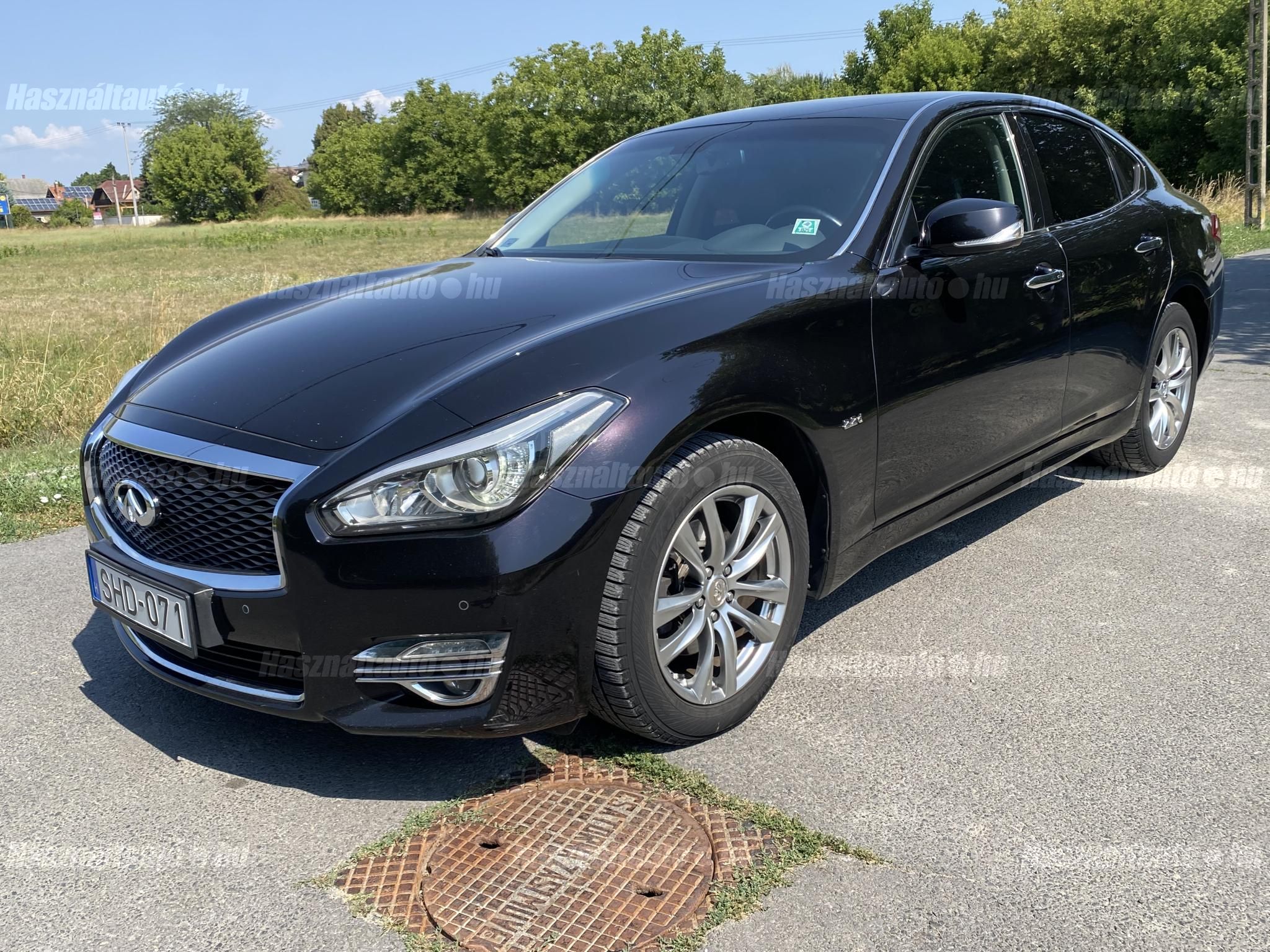 INFINITI Q70 2015/3 - 1