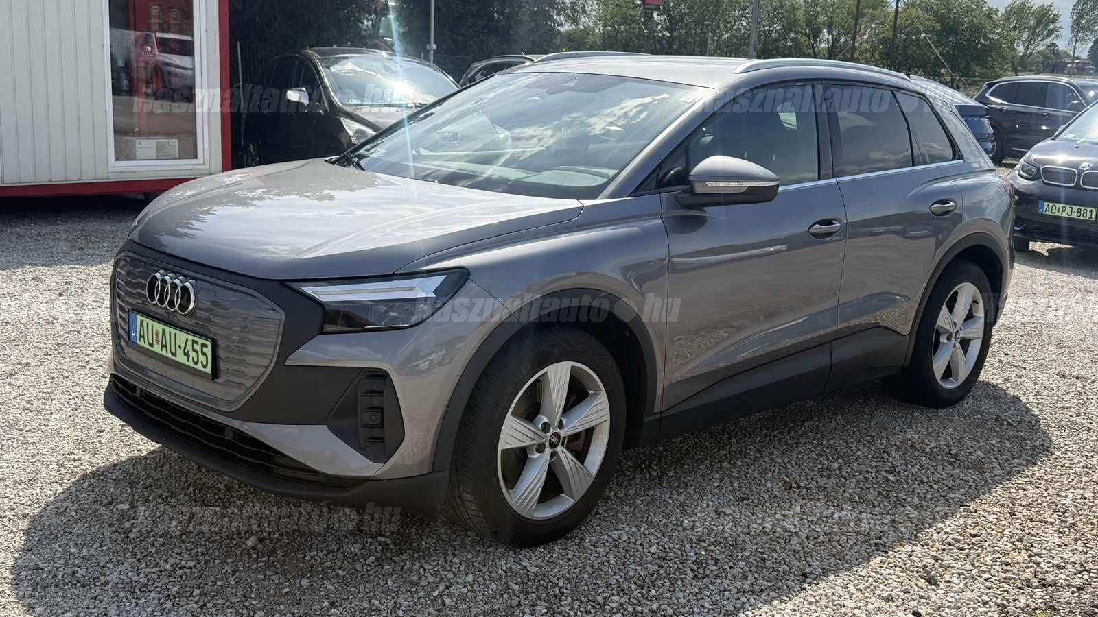 AUDI Q4 2021/12 - 1