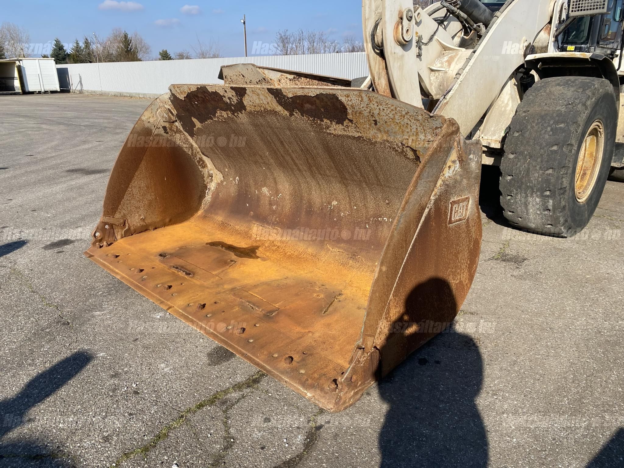 CATERPILLAR 2022 - 1