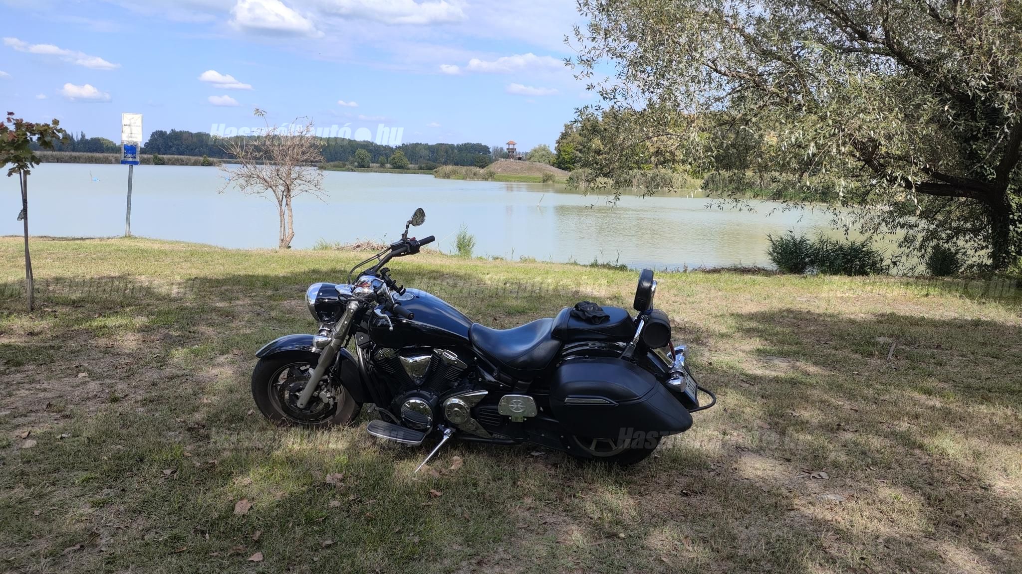 YAMAHA XVS 1300 A MIDNIGHT STAR 2009/5 - 1
