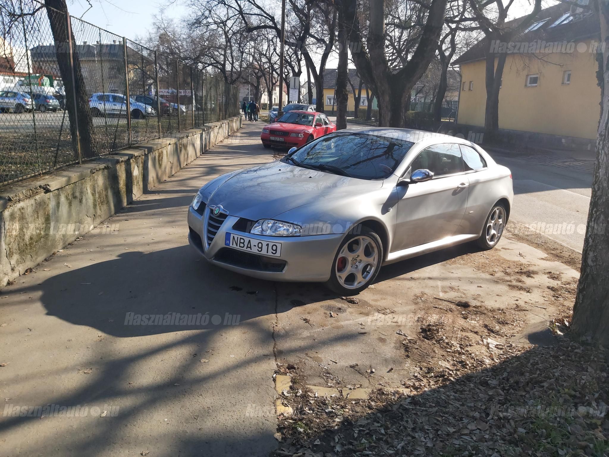 ALFA ROMEO GT 2004/10 - 1