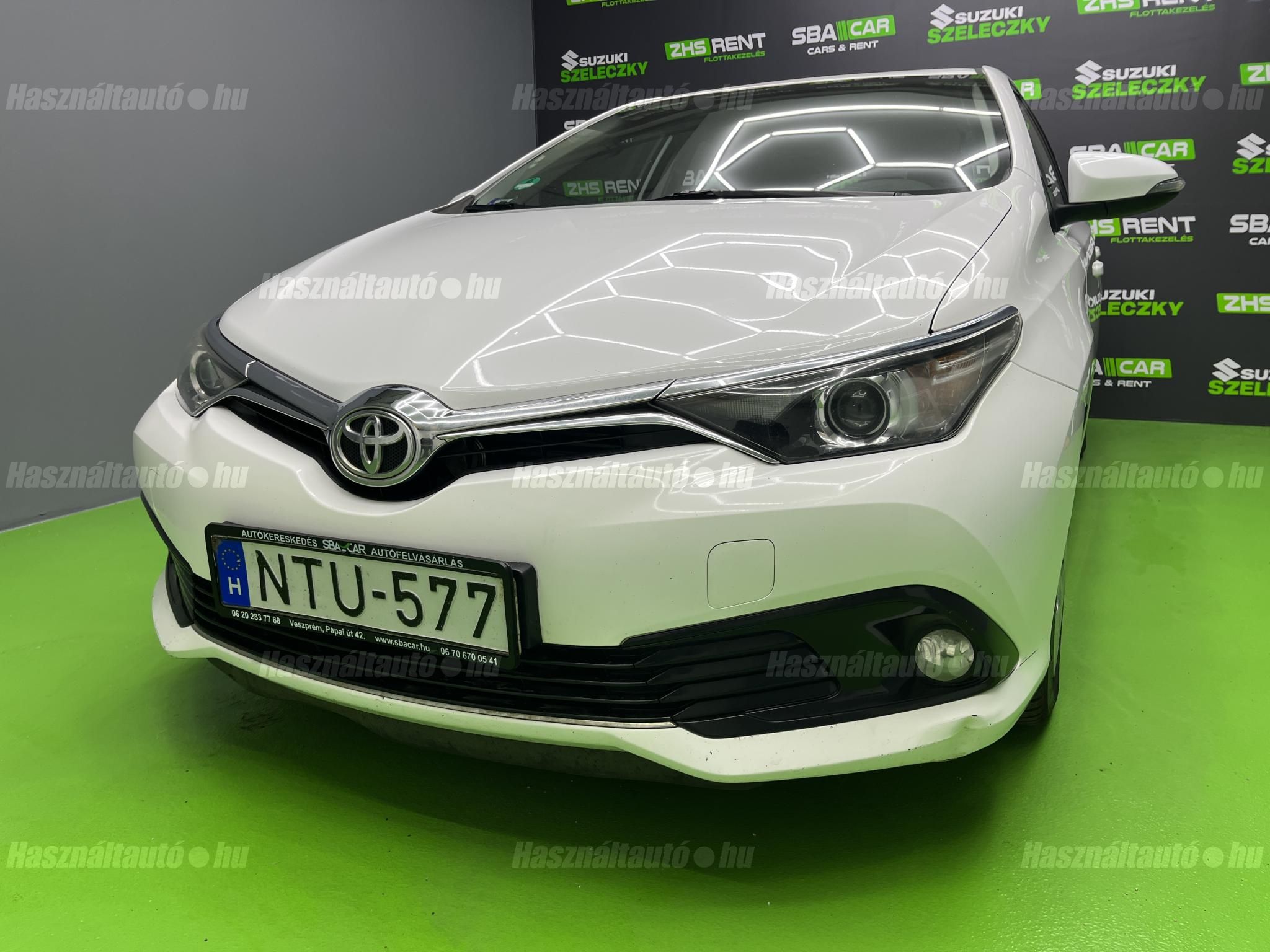 TOYOTA AURIS 2016/9 - 1