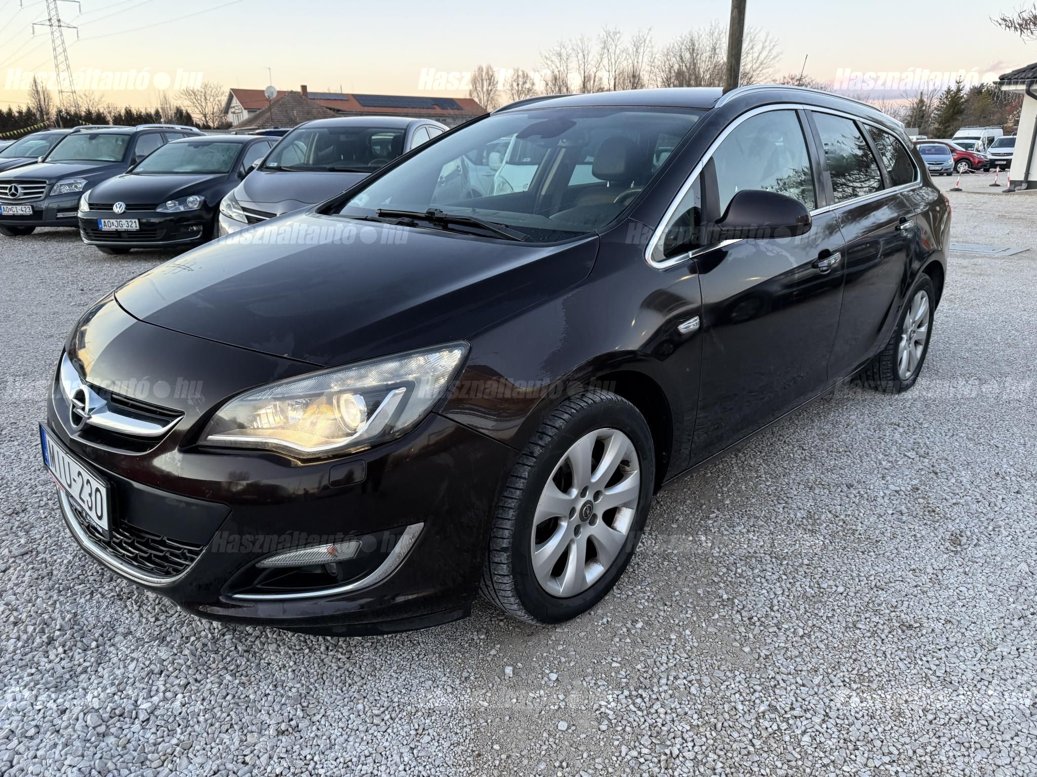 OPEL ASTRA J 2013/5 - 1