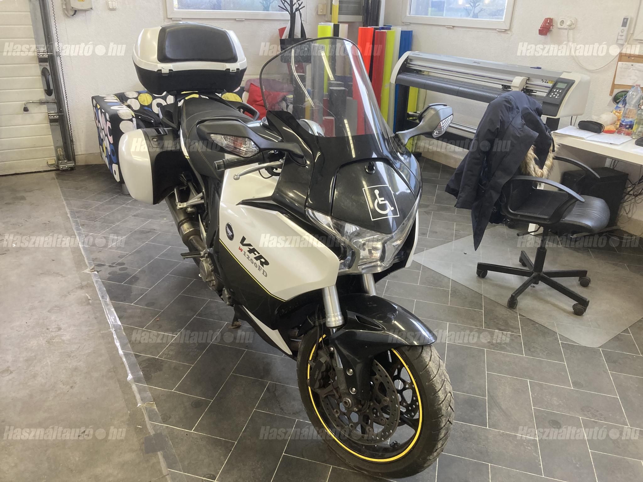 HONDA VFR 1200 FD 2015/7 - 1