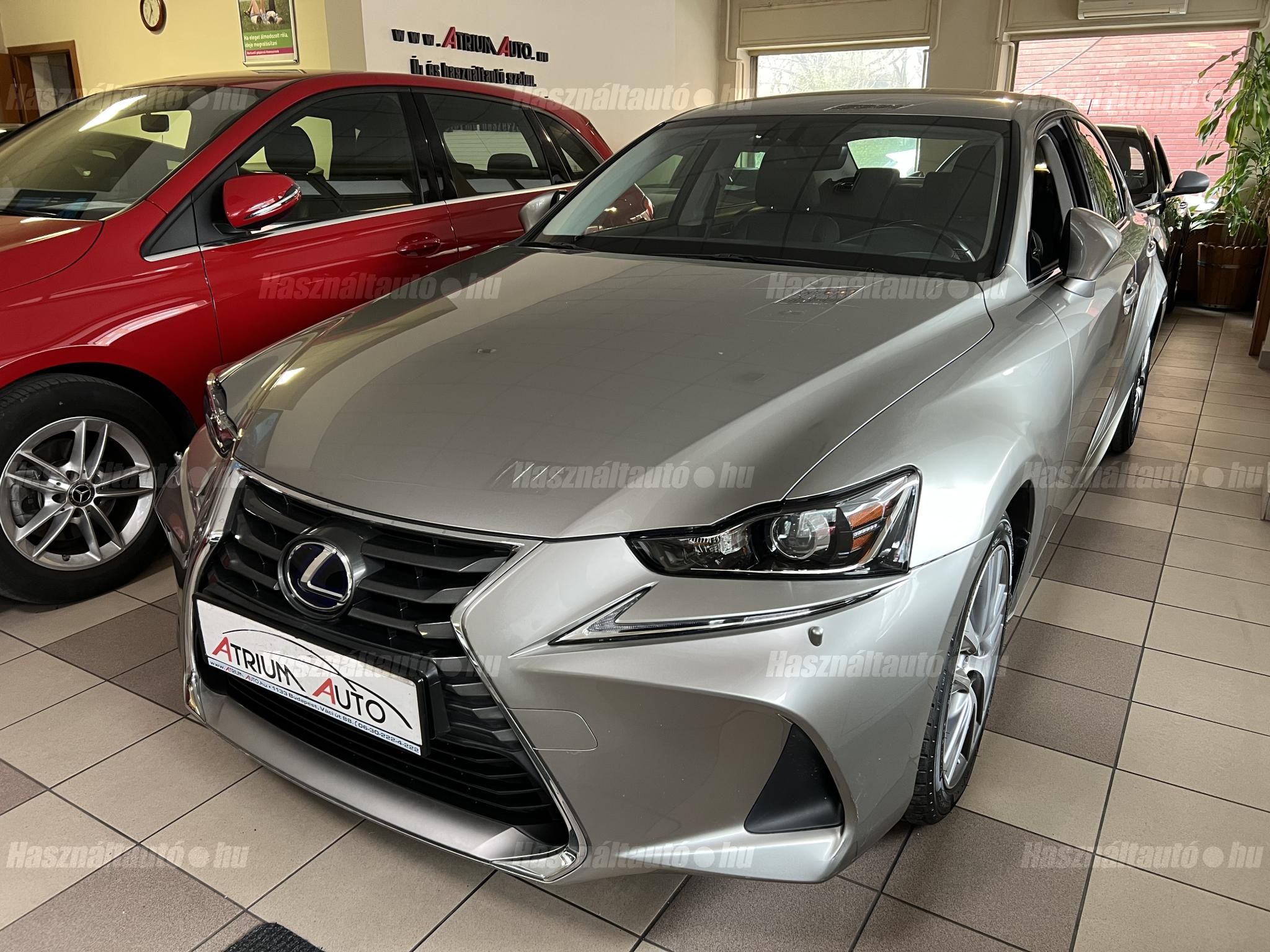 LEXUS IS 2018/2 - 1