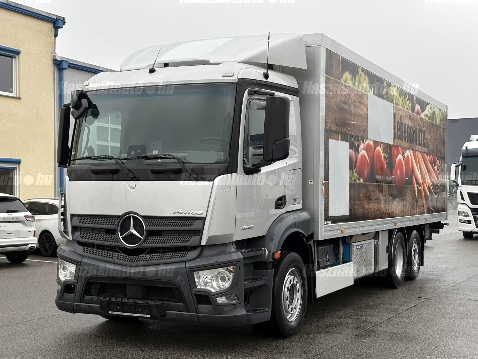 MERCEDES-BENZ 2018 - 1