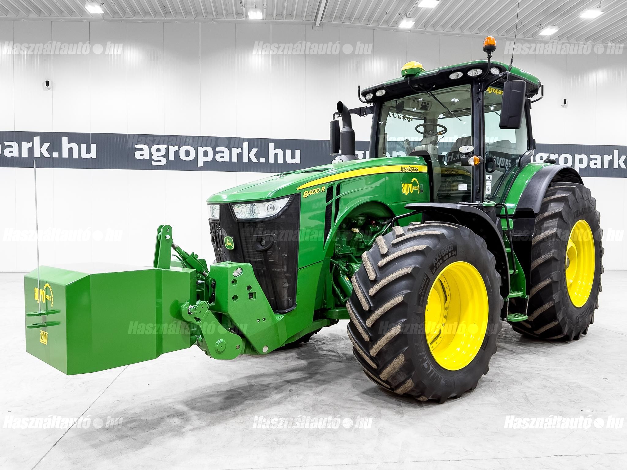 JOHN DEERE 2018 - 1