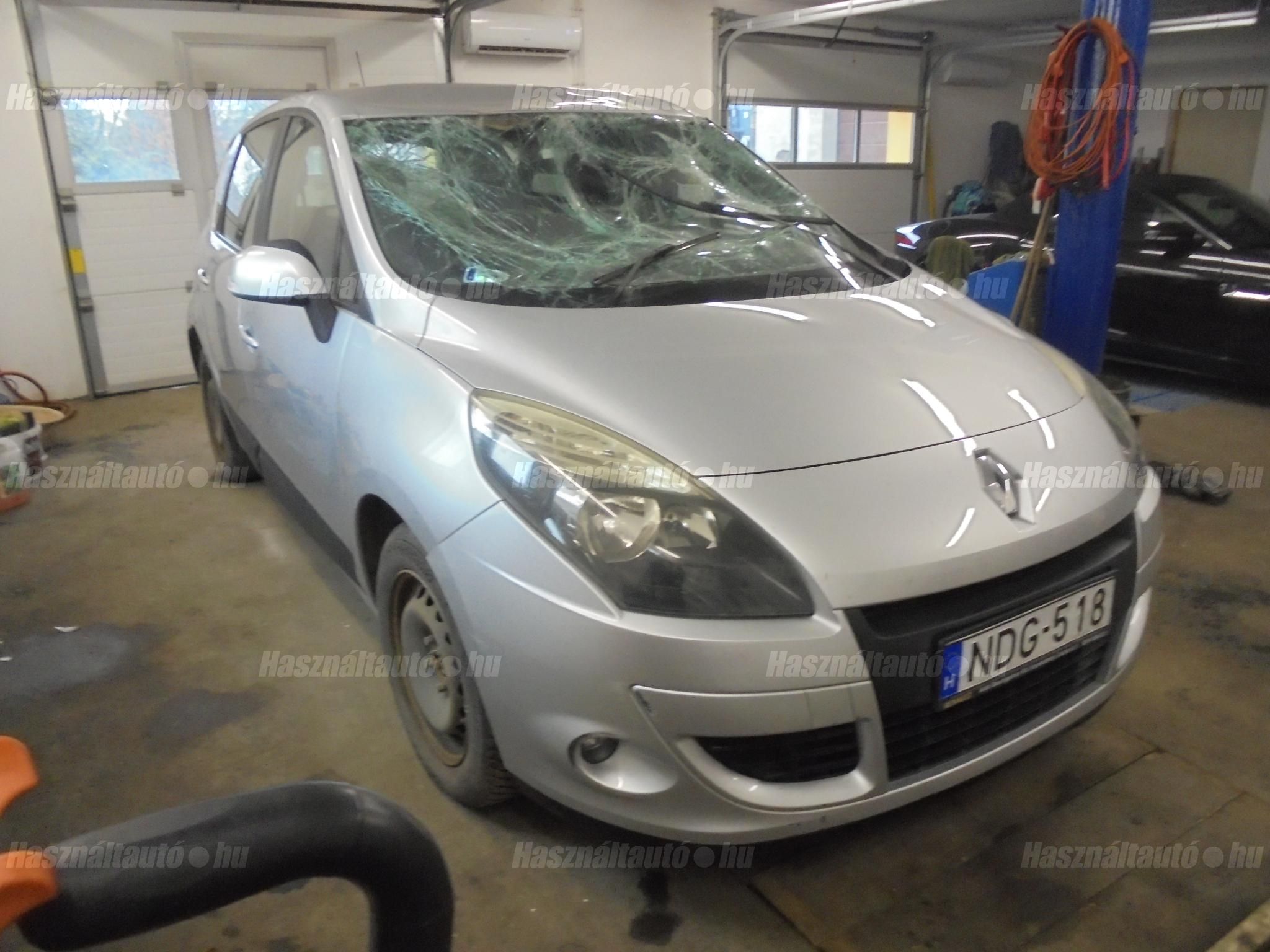RENAULT SCENIC 2010 - 1