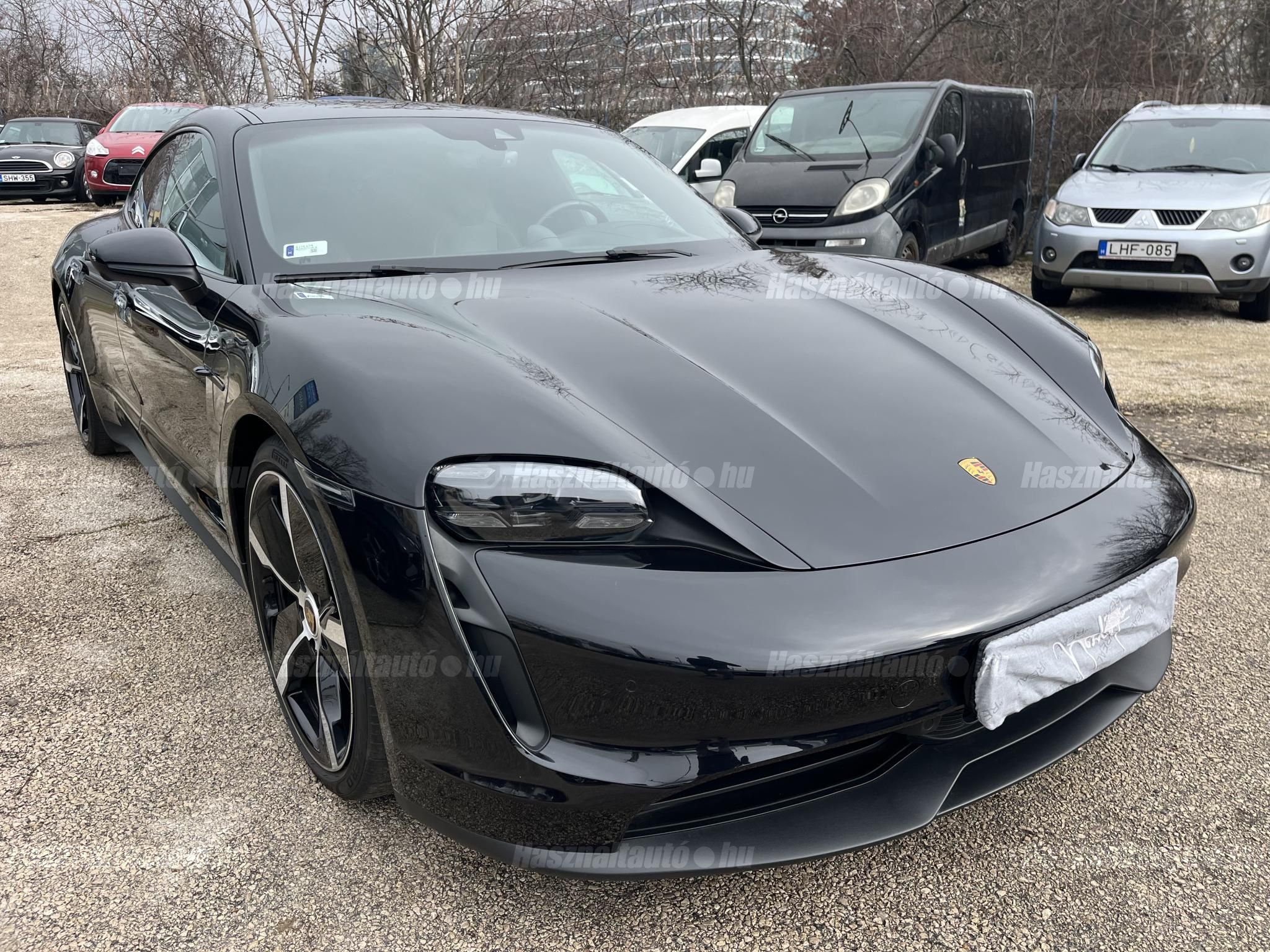 PORSCHE TAYCAN 2022/4 - 1