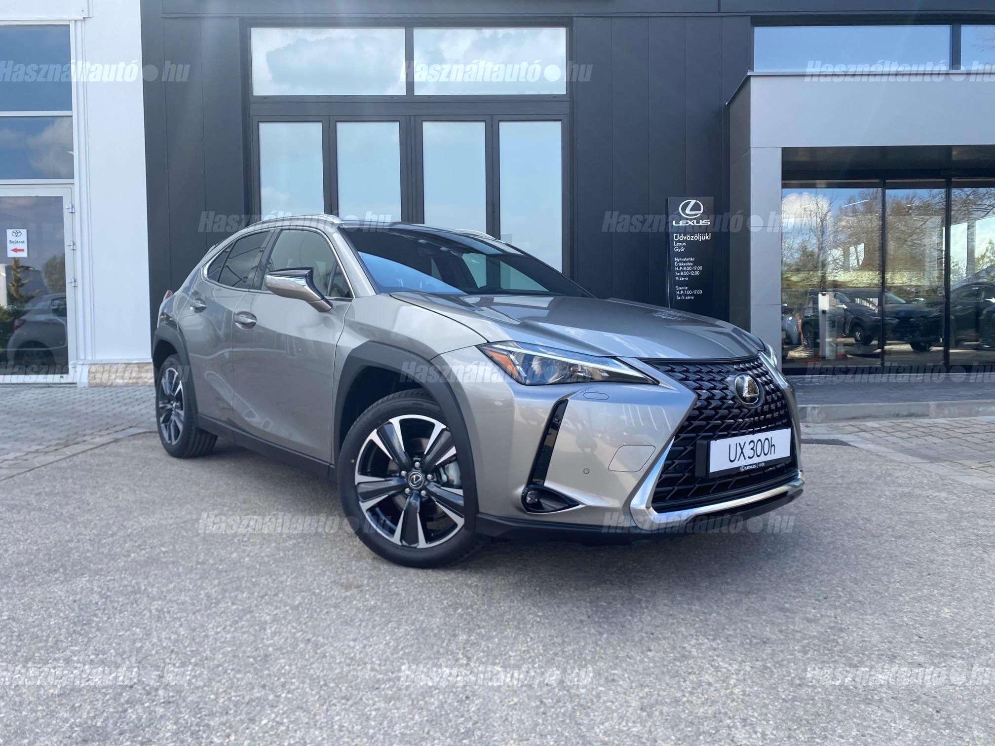 LEXUS UX 2025/9 - 1