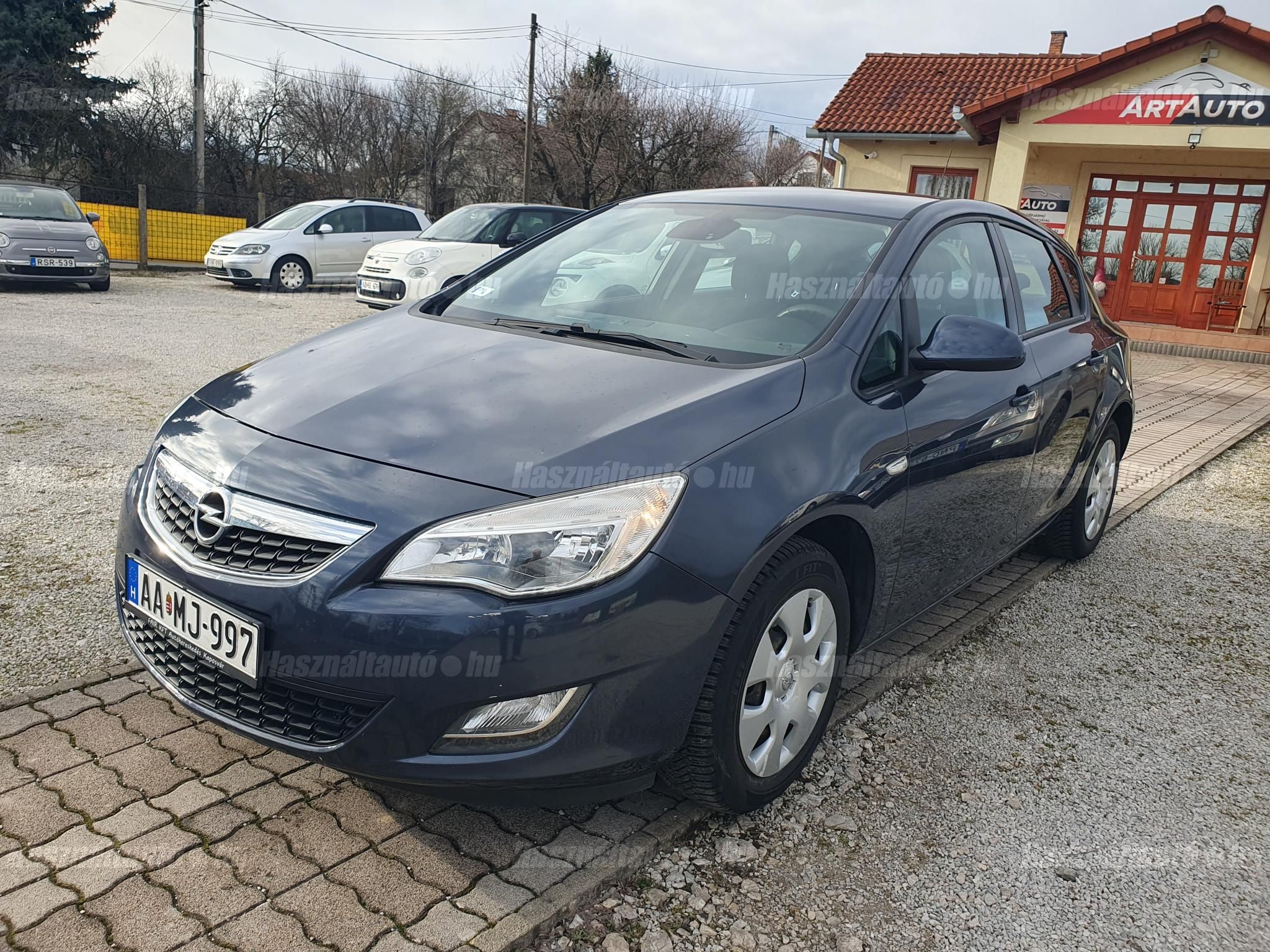 OPEL ASTRA J 2010/3 - 1
