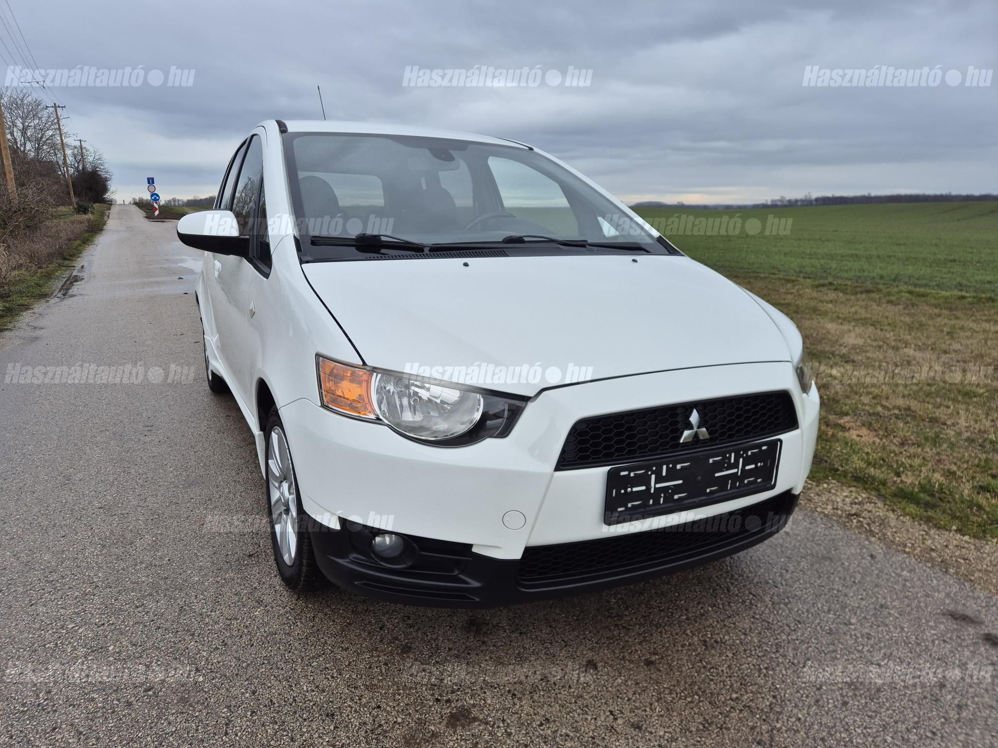 MITSUBISHI COLT 2010/10 - 1