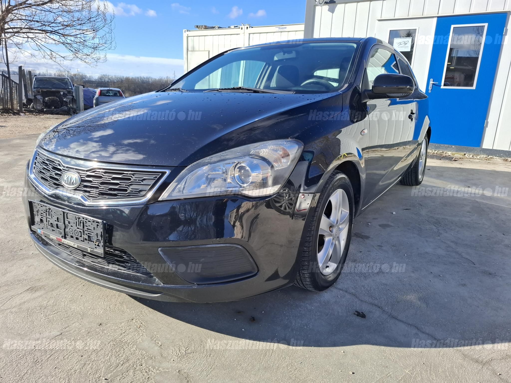 KIA PRO CEE'D 2012/5 - 1