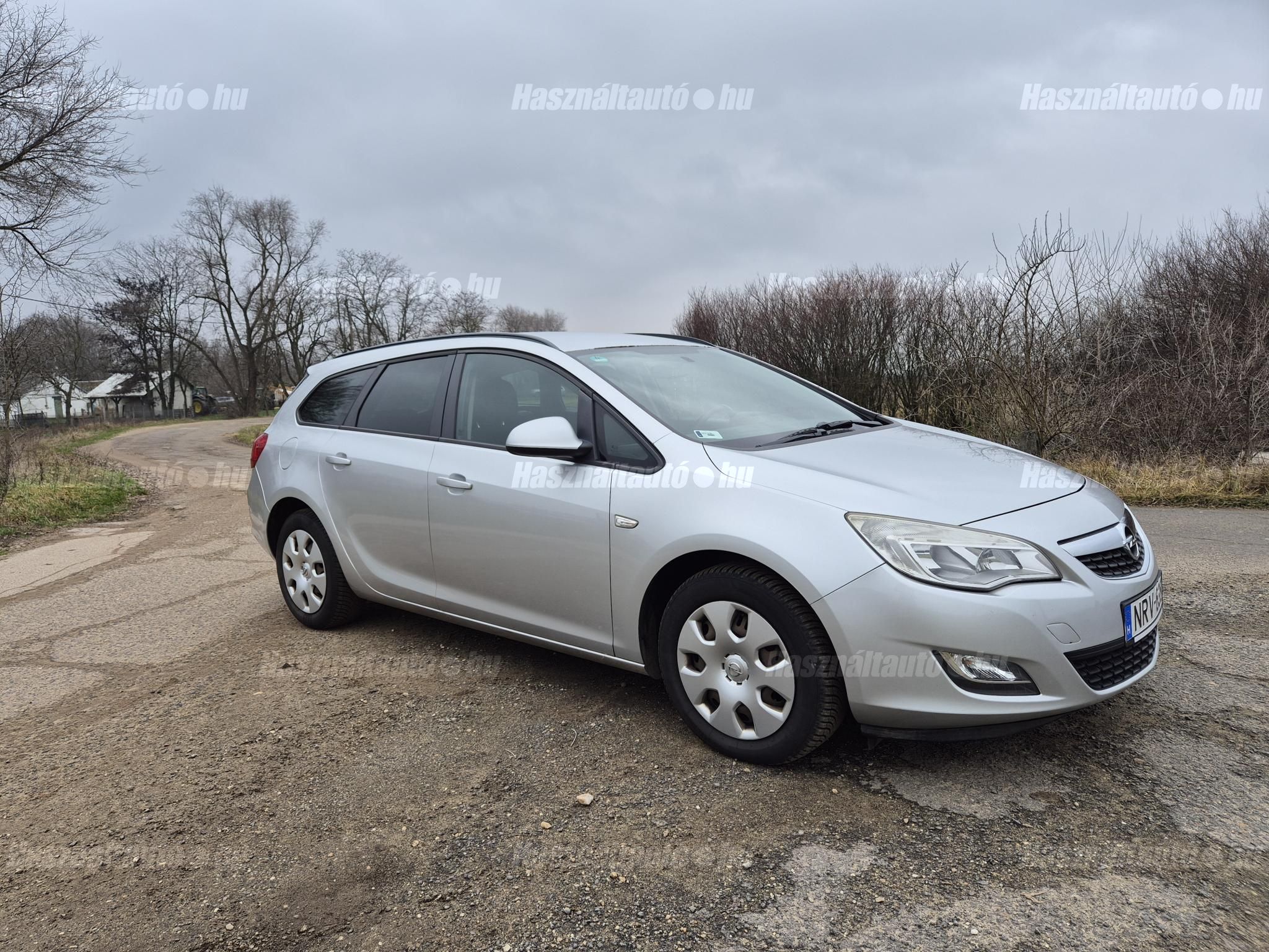 OPEL ASTRA J 2011/8 - 1