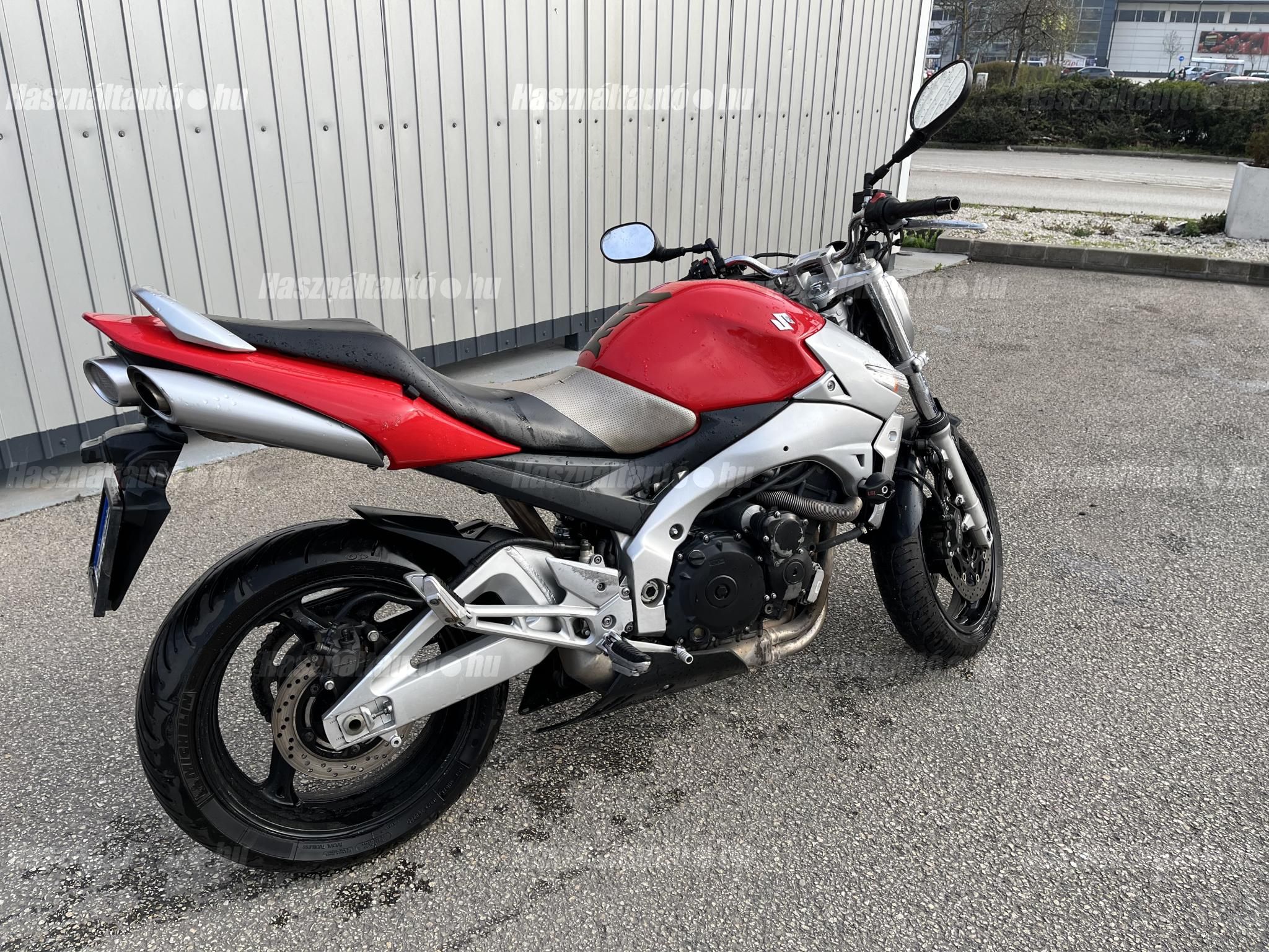 SUZUKI GSR 600 2006 - 1