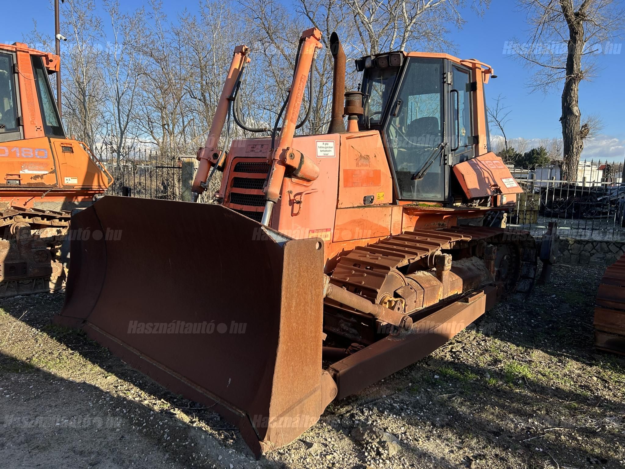 HITACHI 2001 - 1