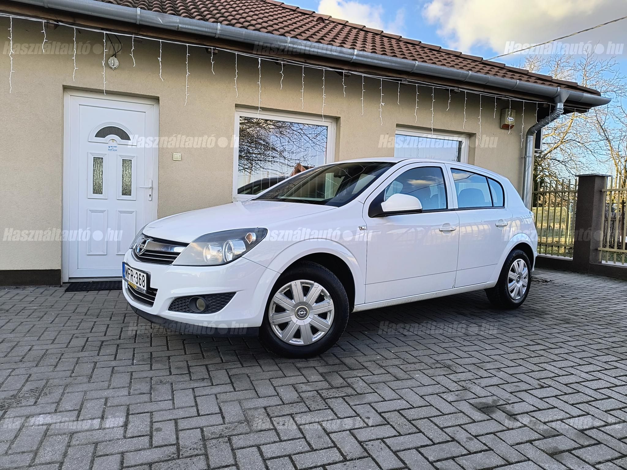 OPEL ASTRA H 2012/11 - 1