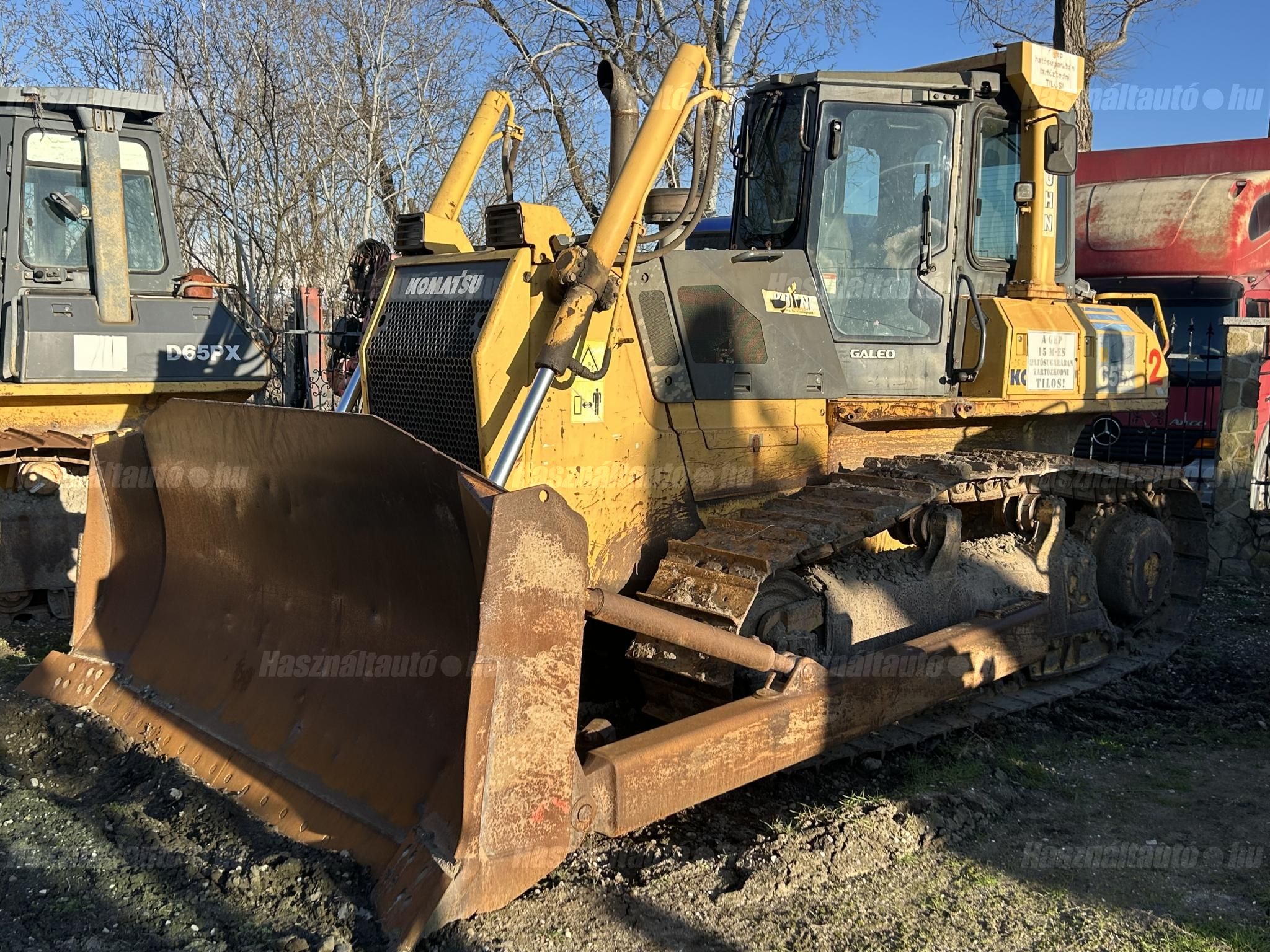 KOMATSU 2003 - 1