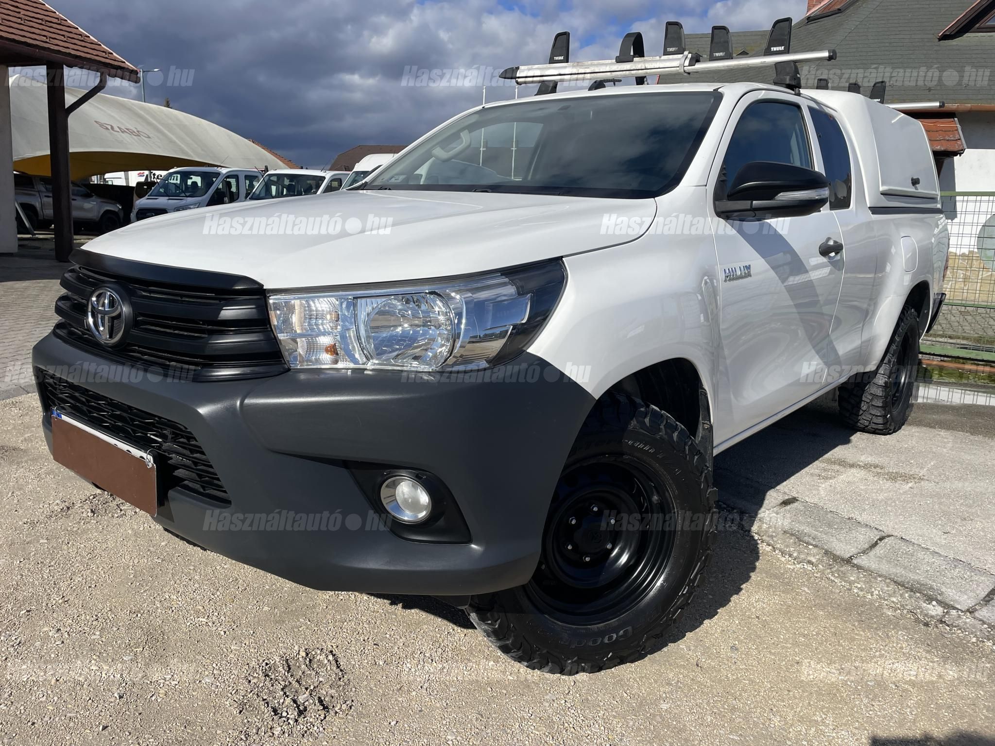 TOYOTA HILUX 2016/11 - 1