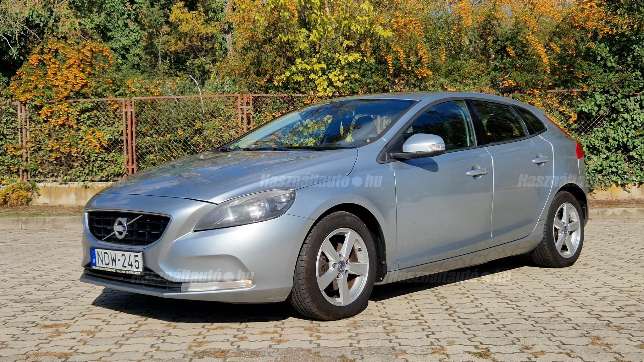 VOLVO V40 2012/9 - 1