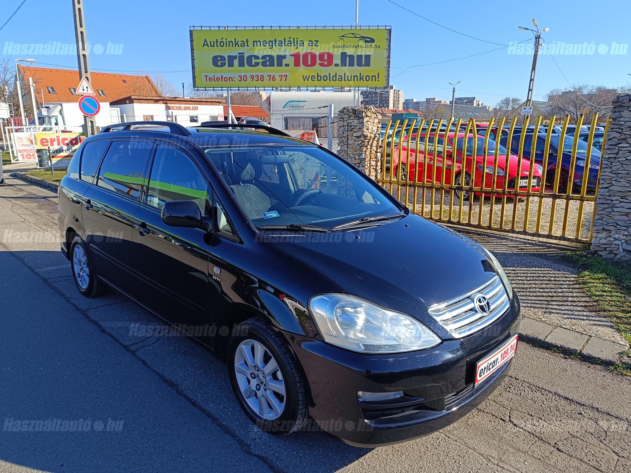 TOYOTA AVENSIS VERSO 2004/12 - 1
