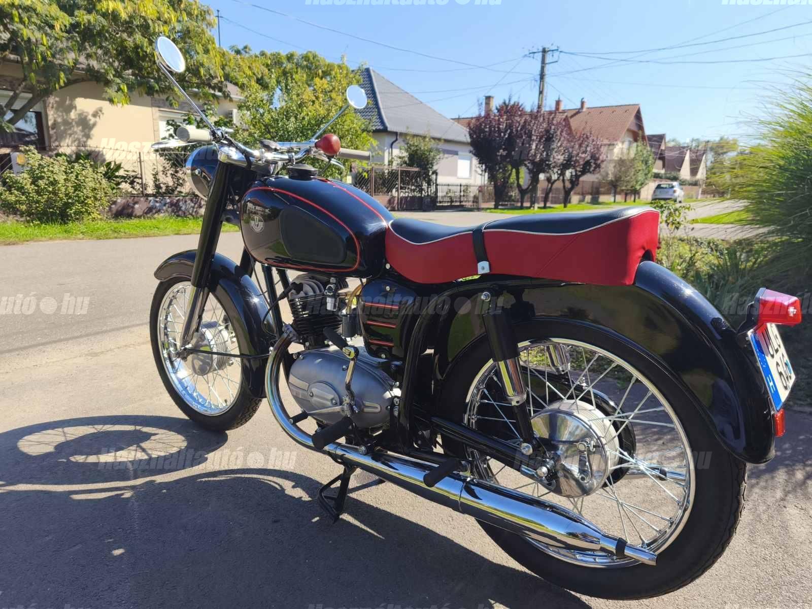PANNONIA T5 1972 - 1