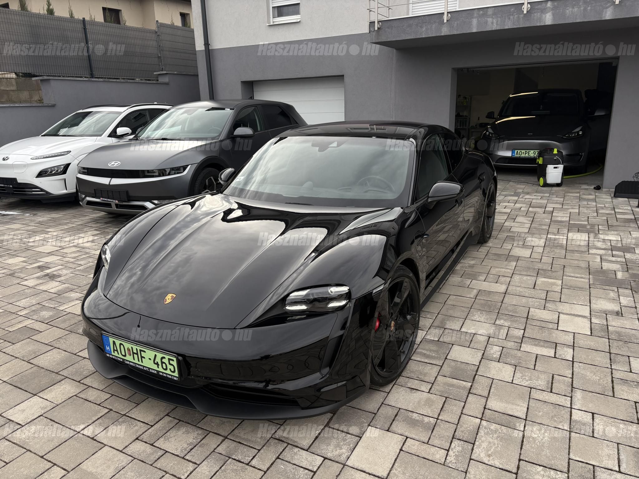 PORSCHE TAYCAN 2021/8 - 1