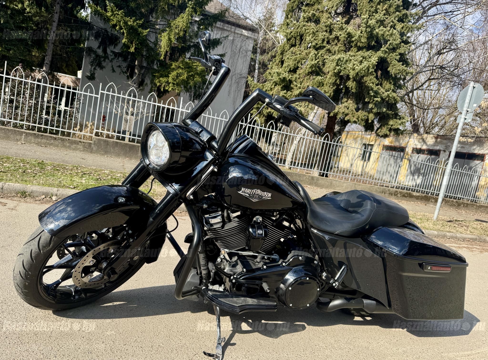 HARLEY-DAVIDSON ROAD KING 2018/10 - 1