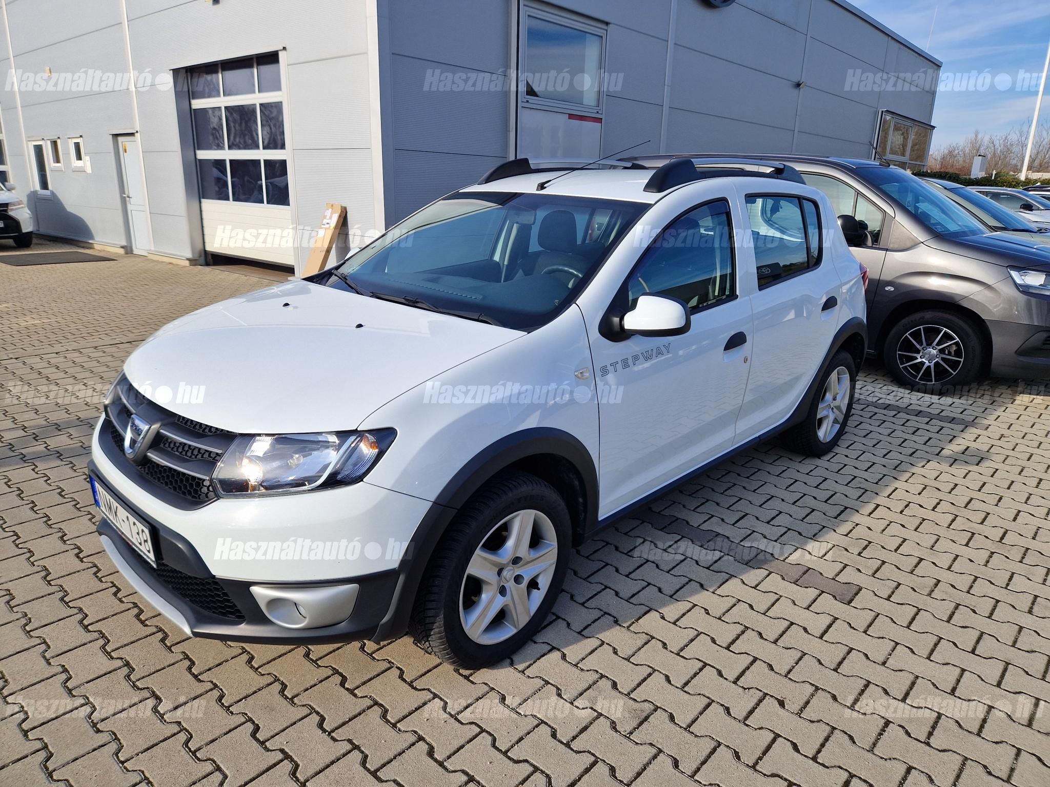 DACIA SANDERO 2016/1 - 1