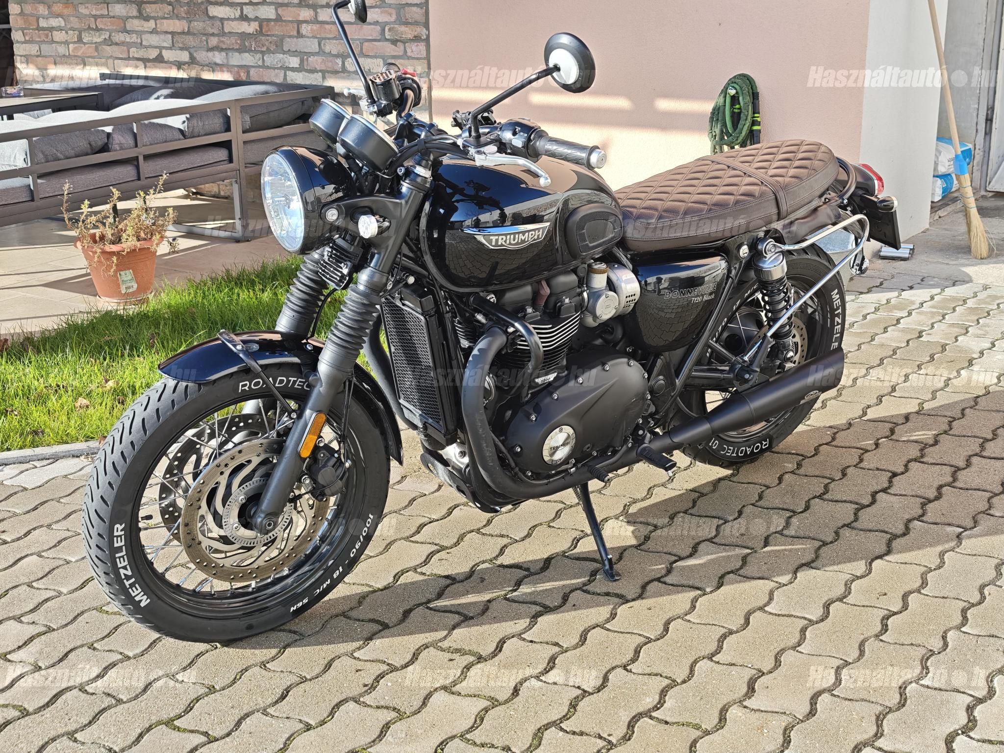 TRIUMPH BONNEVILLE 2020 - 1