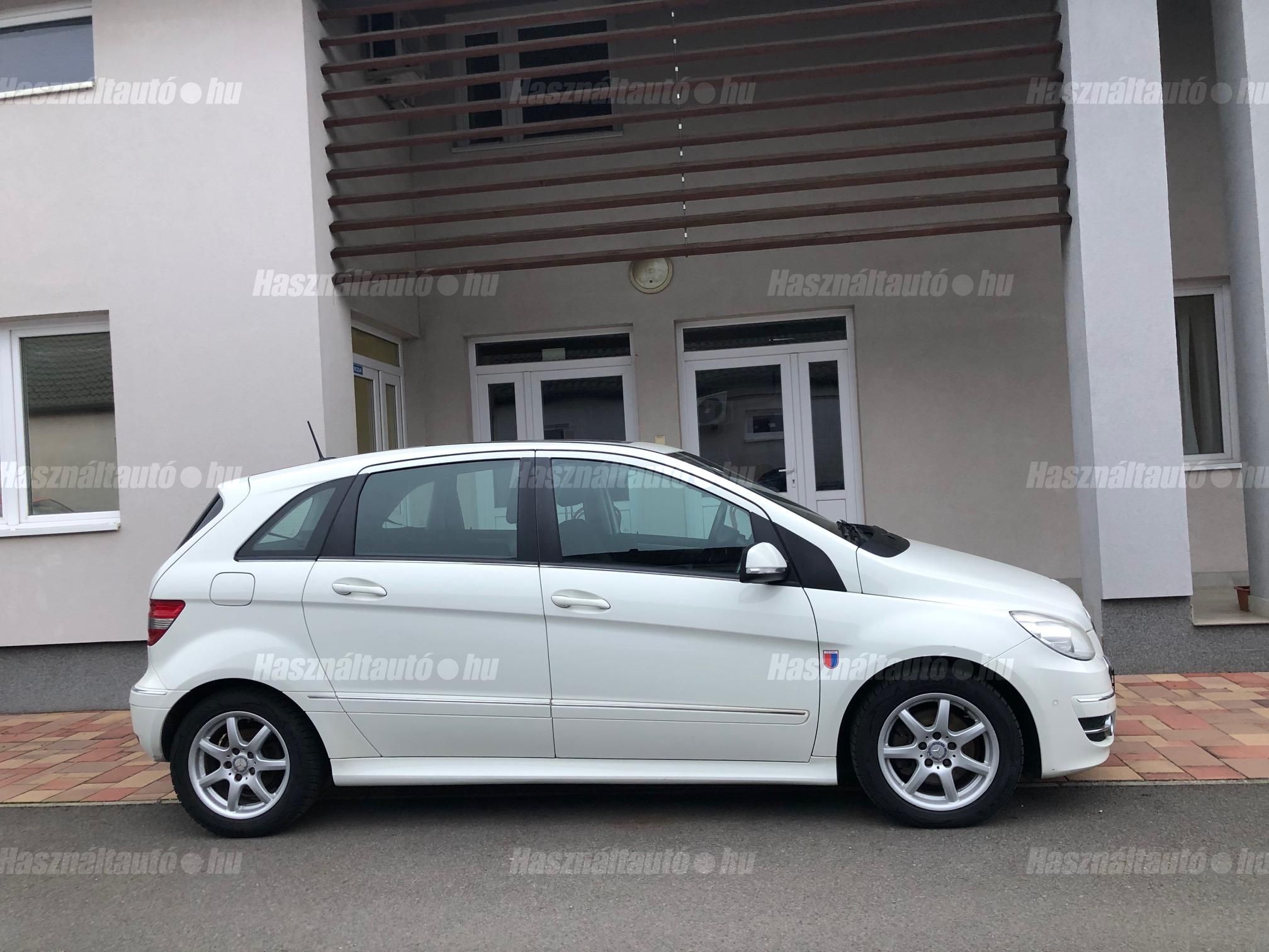 MERCEDES-BENZ B 180 2011/3 - 1