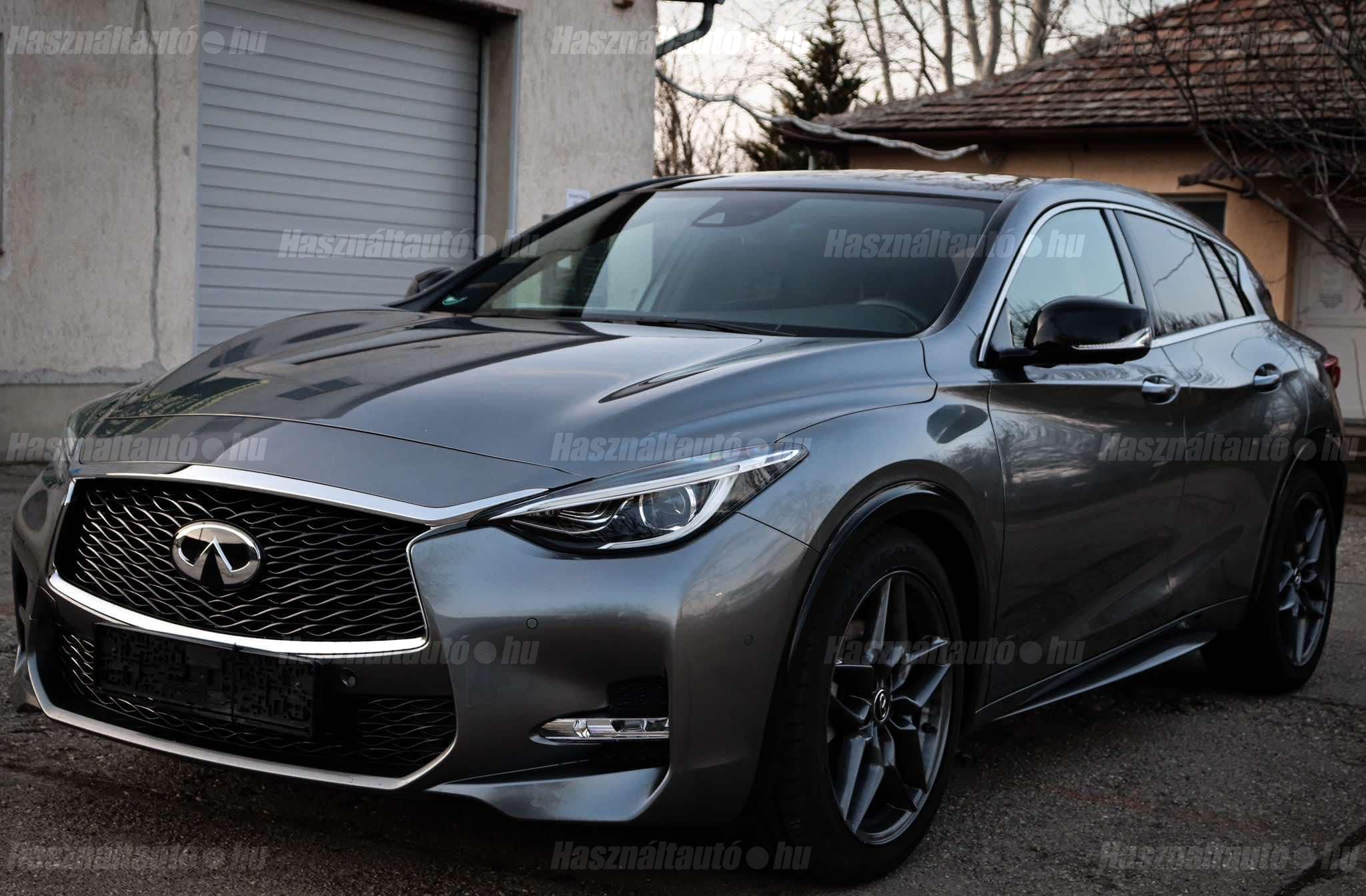 INFINITI Q30 2020/3 - 1