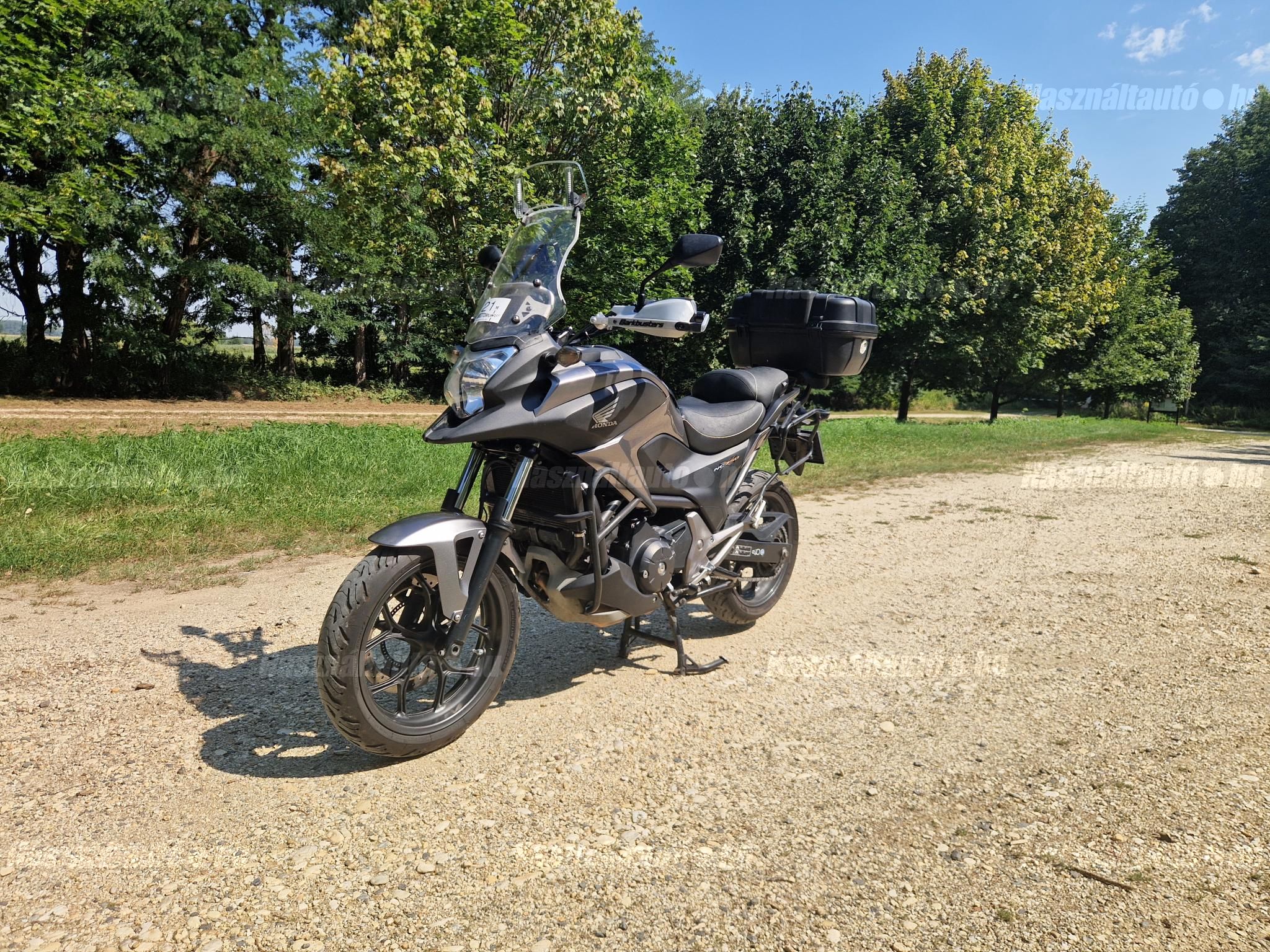 HONDA NC 750 X 2014/5 - 1