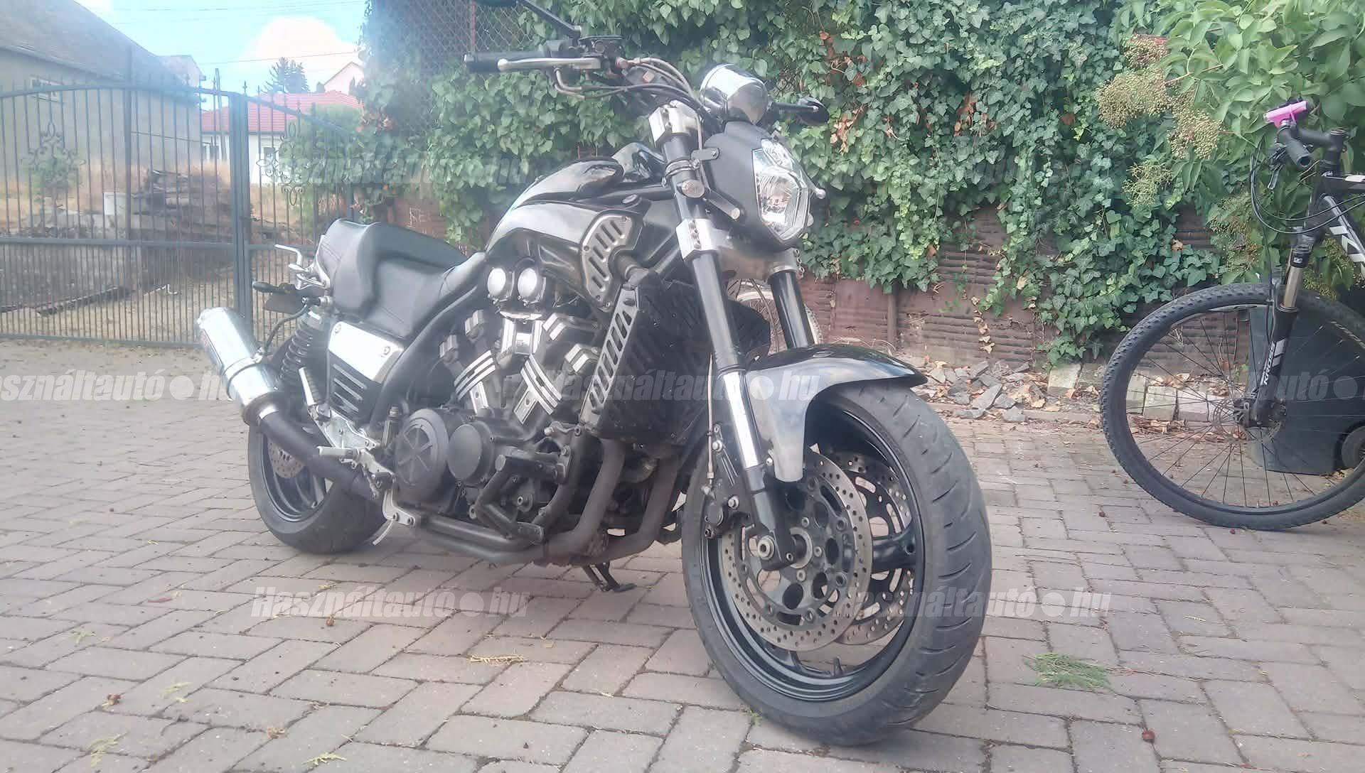 YAMAHA VMAX 1200 2002/5 - 1