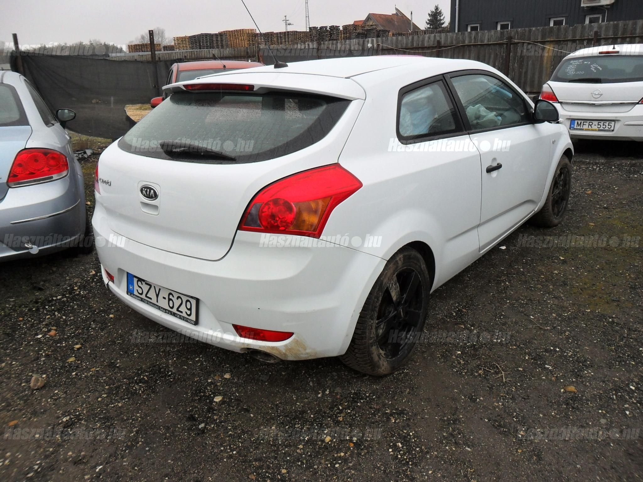 KIA CEE'D 2009/7 - 1