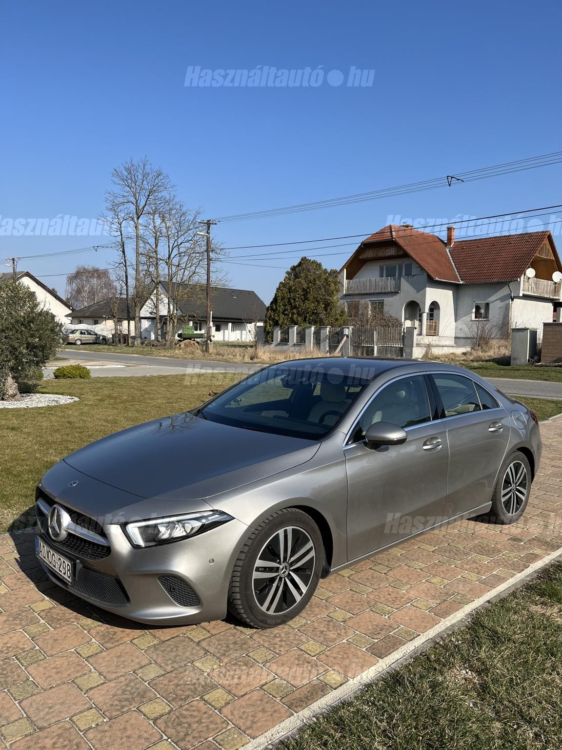 MERCEDES-BENZ A 200 2020/11 - 1