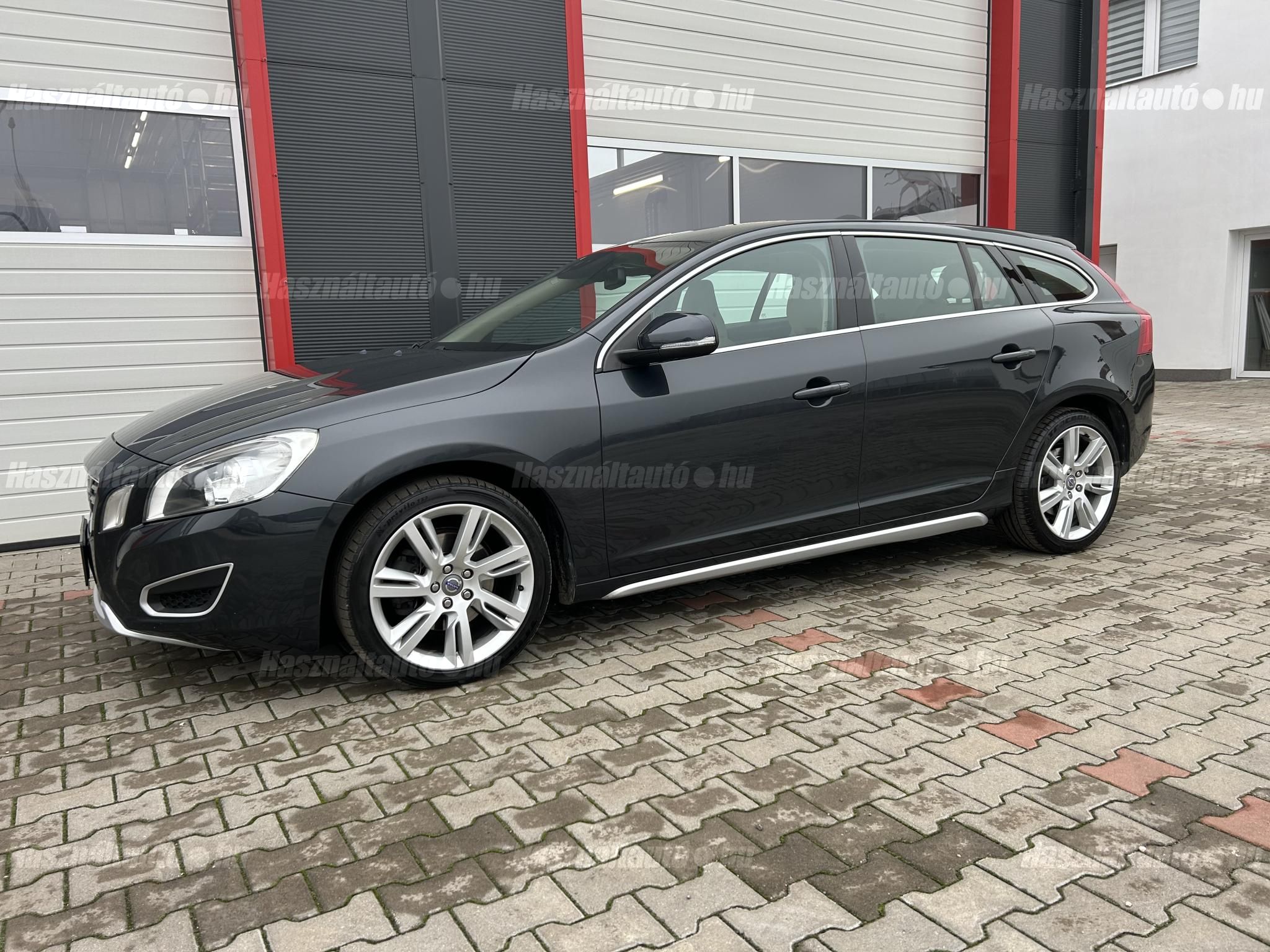 VOLVO V60 2010/11 - 1