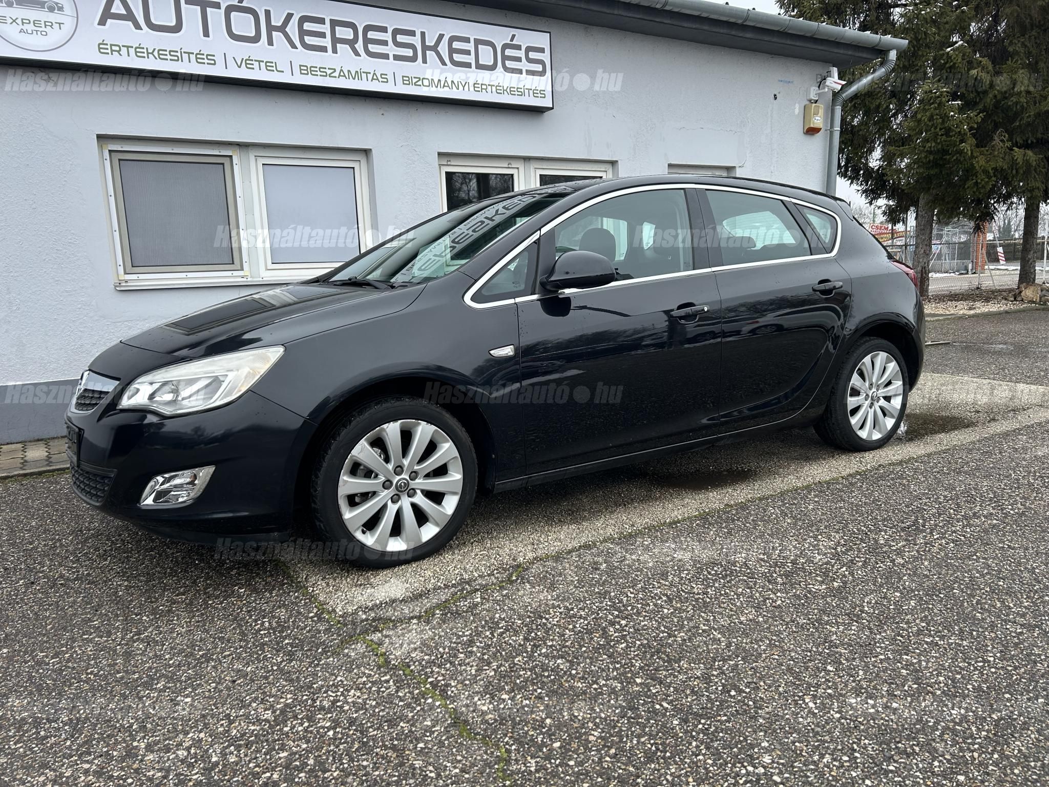 OPEL ASTRA J 2011/11 - 1