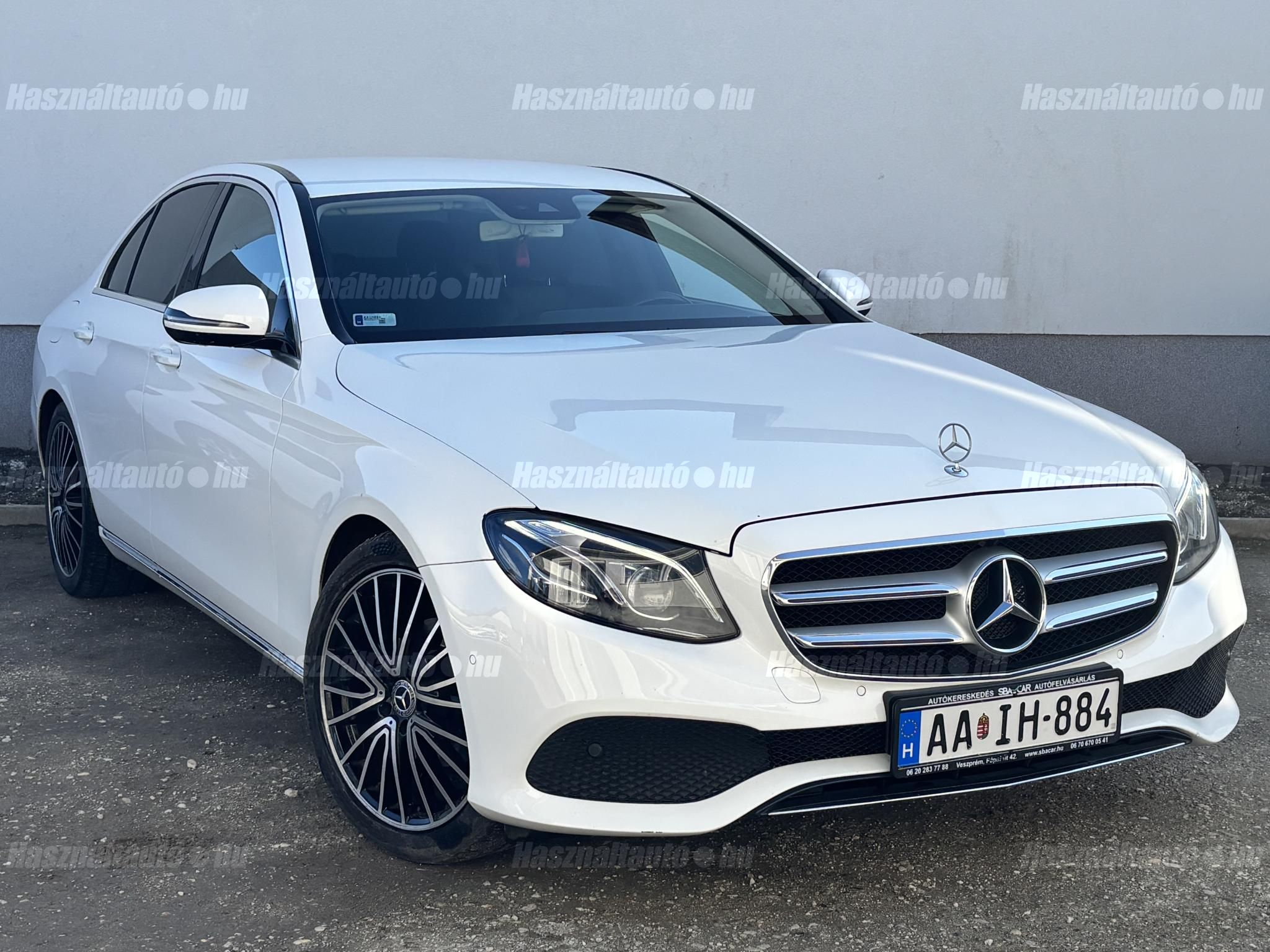 MERCEDES-BENZ E-OSZTÁLY 2017/5 - 1