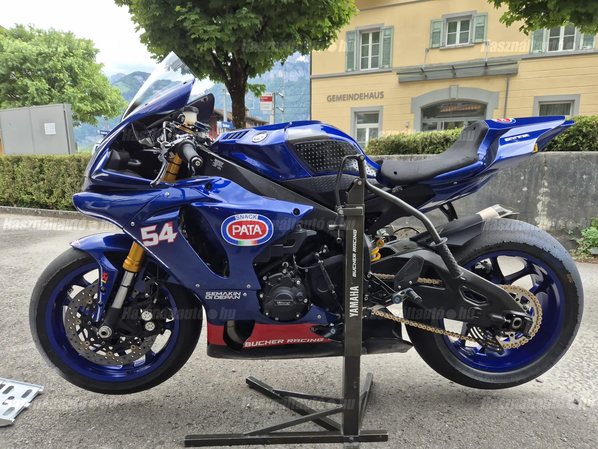 YAMAHA YZF R1 2018/6 - 1