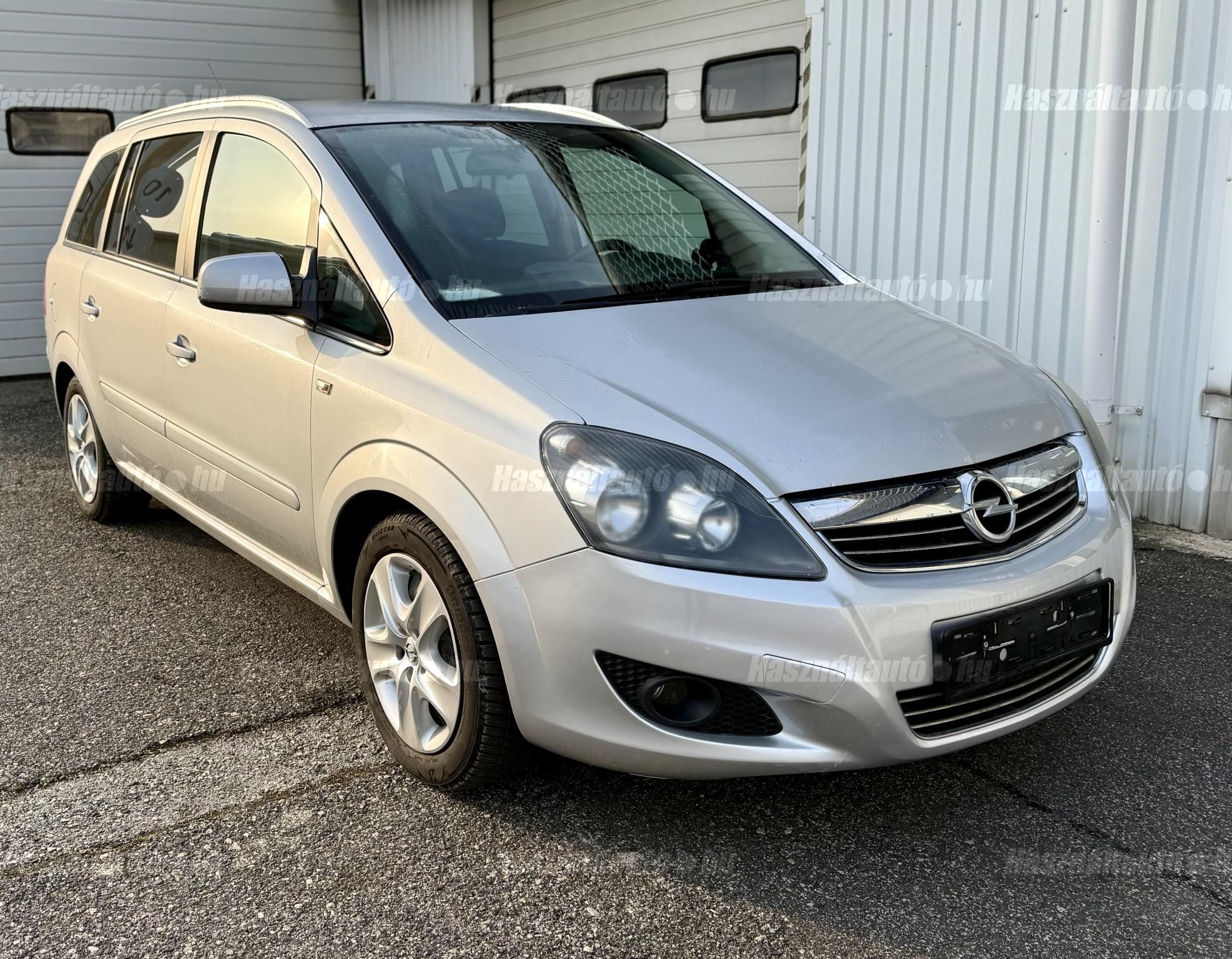 OPEL ZAFIRA B 2013/12 - 1