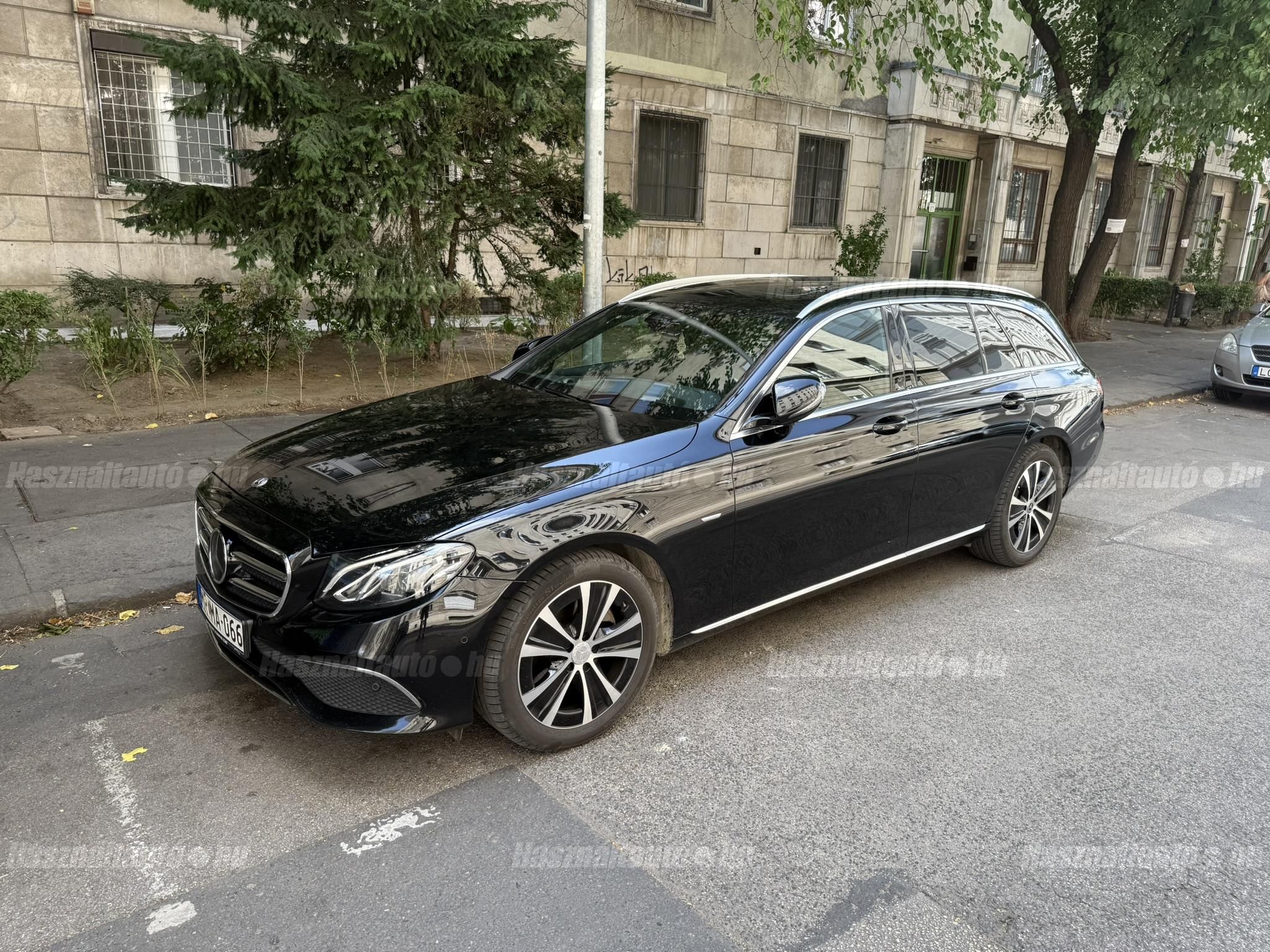 MERCEDES-BENZ E 220 2019/10 - 1