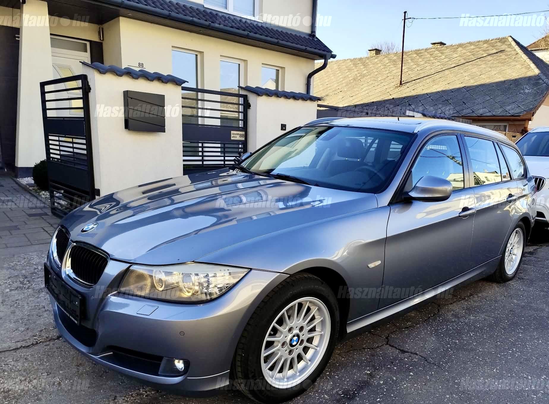 BMW 318 2011/9 - 1