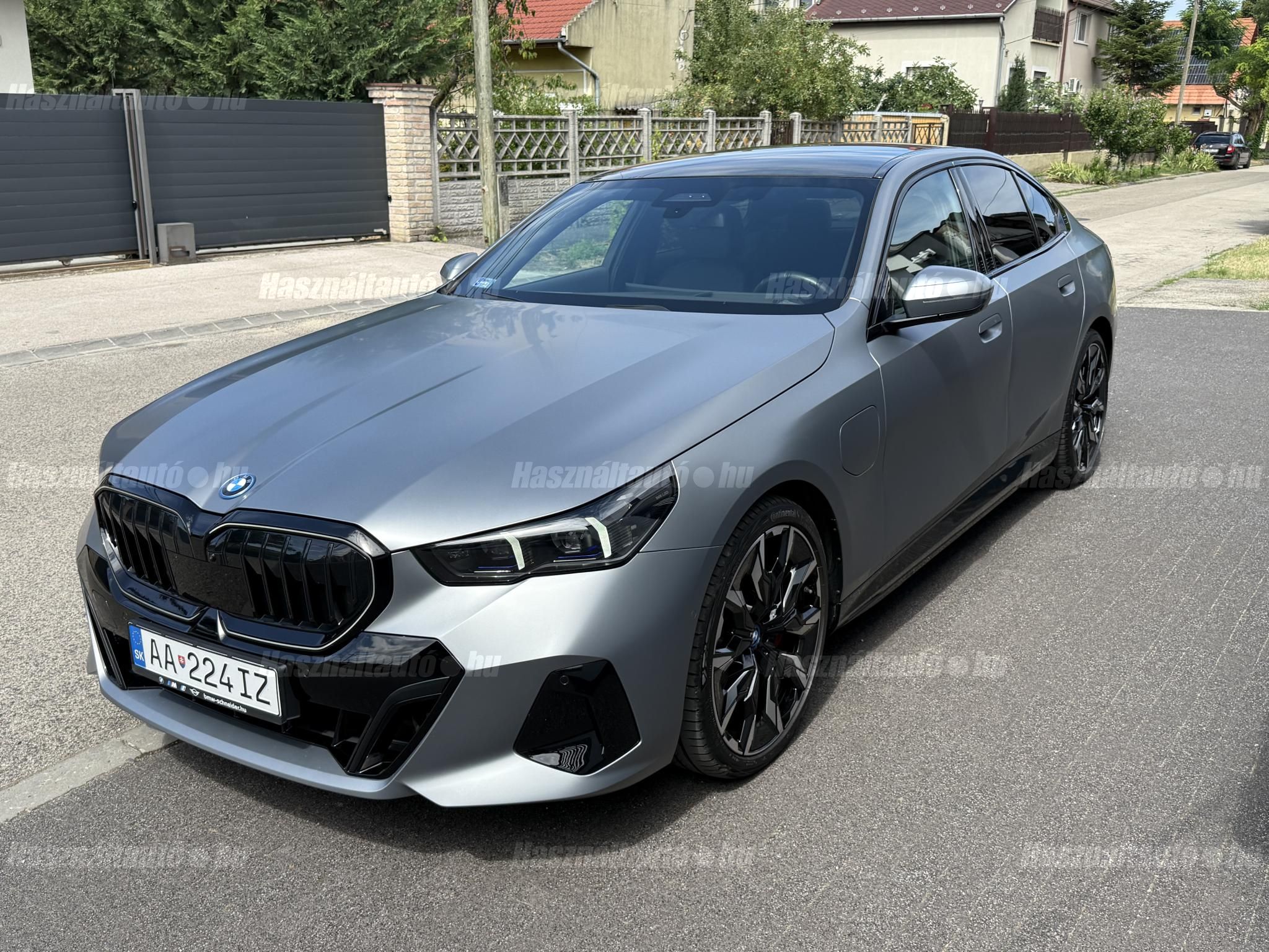 BMW 550 2024 - 1
