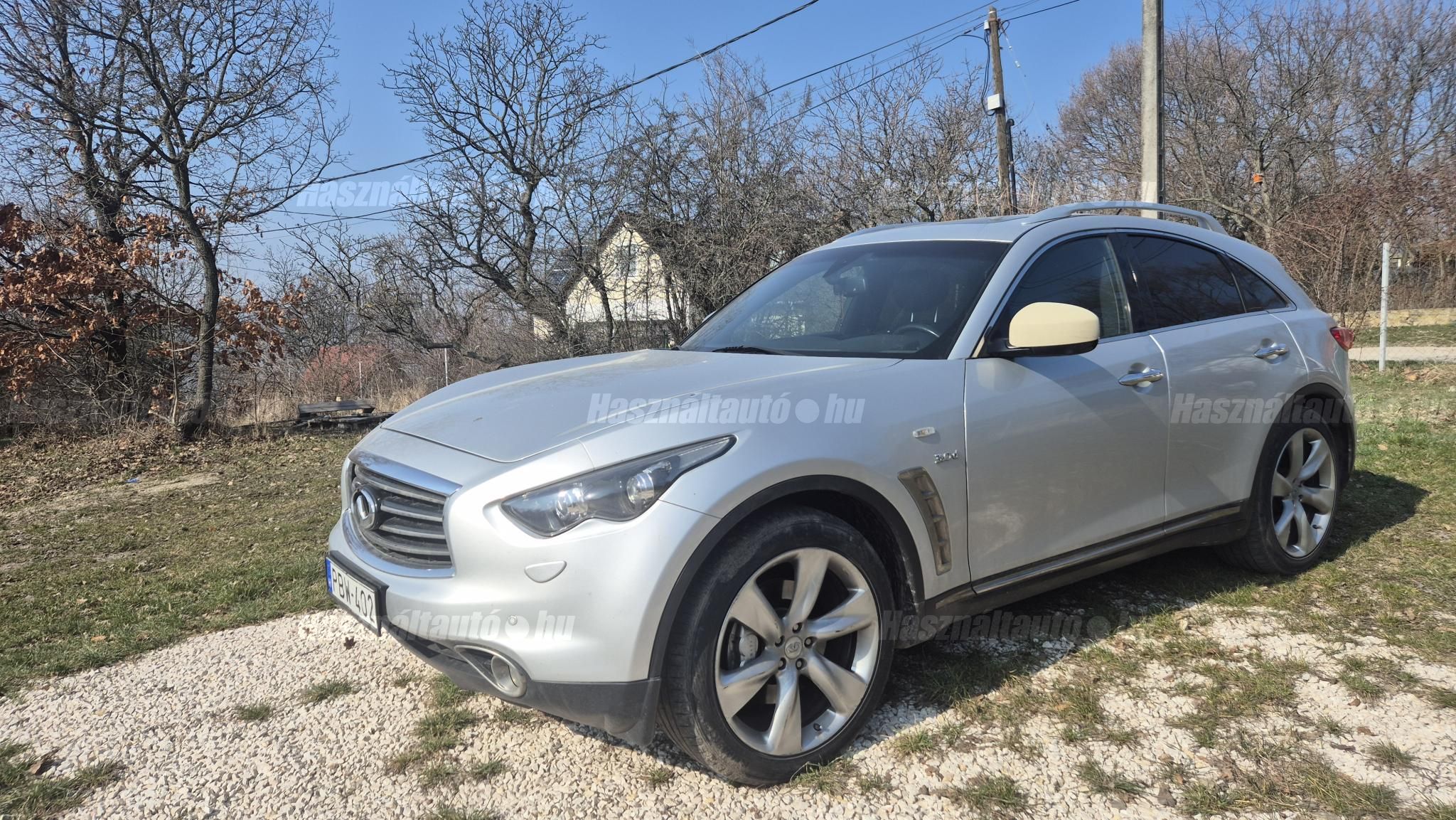 INFINITI QX70 2014/5 - 1