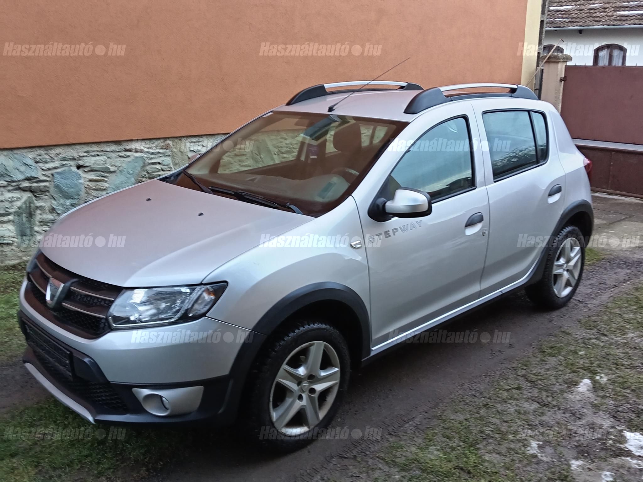 DACIA SANDERO 2013/6 - 1