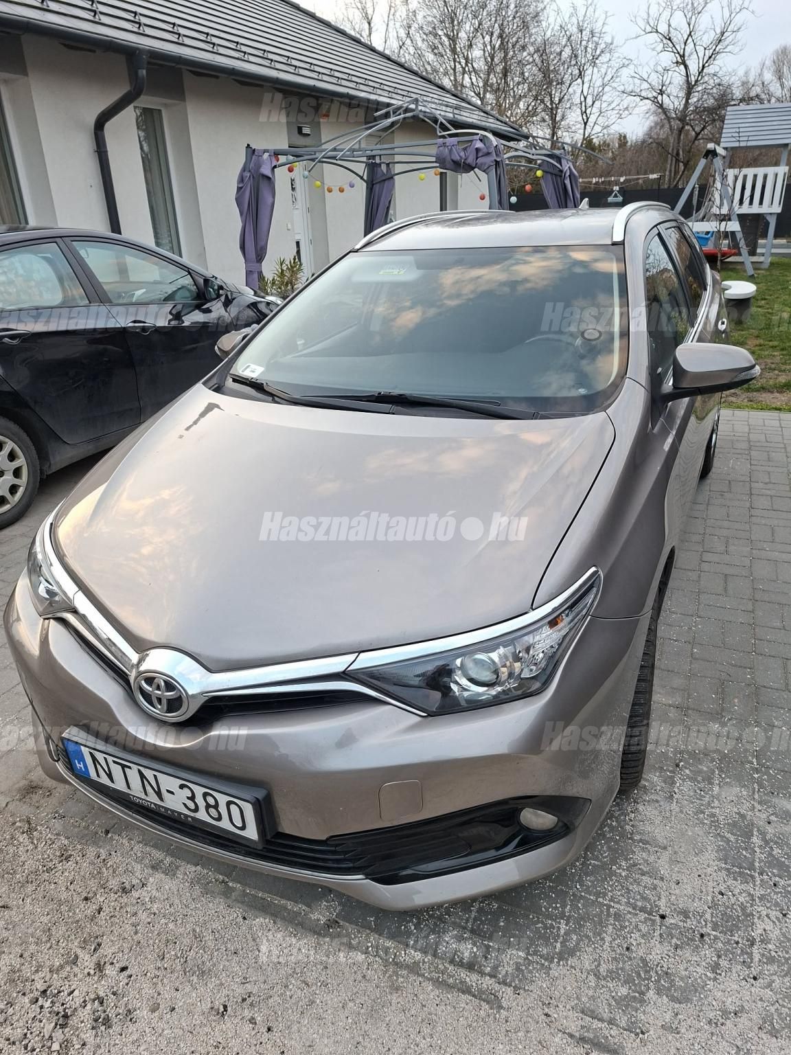 TOYOTA AURIS 2016/7 - 1