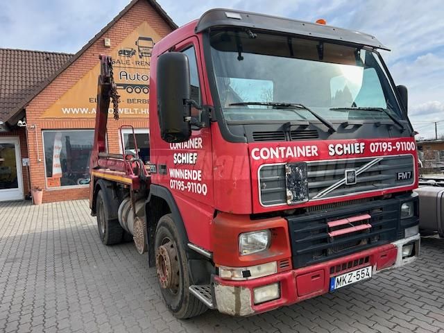VOLVO 2001/2 - 1