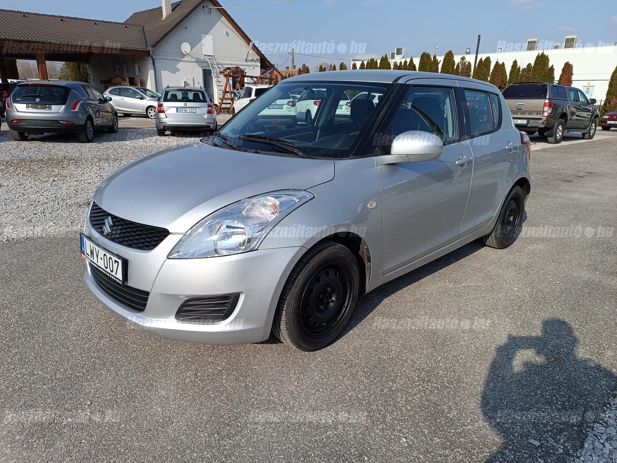 SUZUKI SWIFT 2011/6 - 1